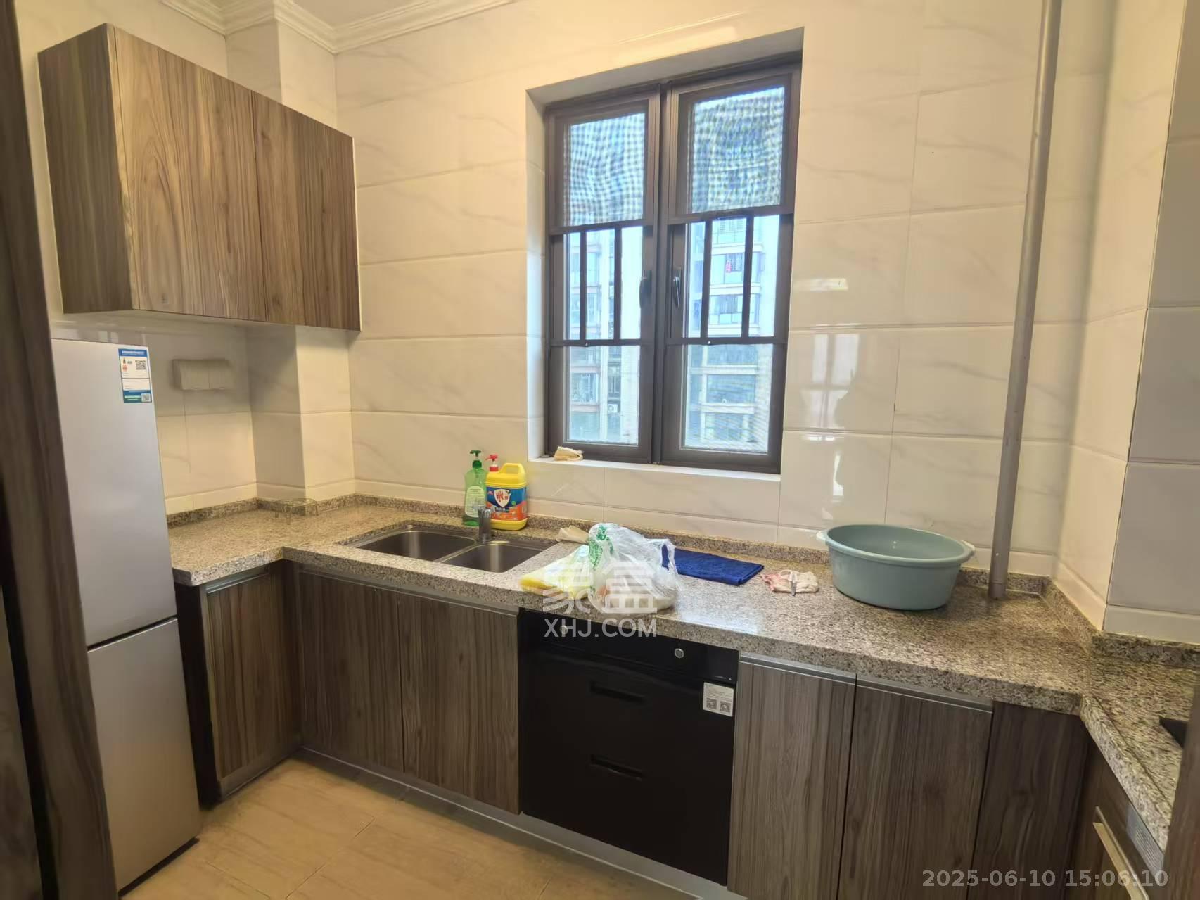 碧桂园公园壹号(凯怡茗苑) 3室2厅2卫 1600.0元/月 碧桂园公园壹号(凯怡茗苑) 3室2厅2卫 1600.0元/月室内图