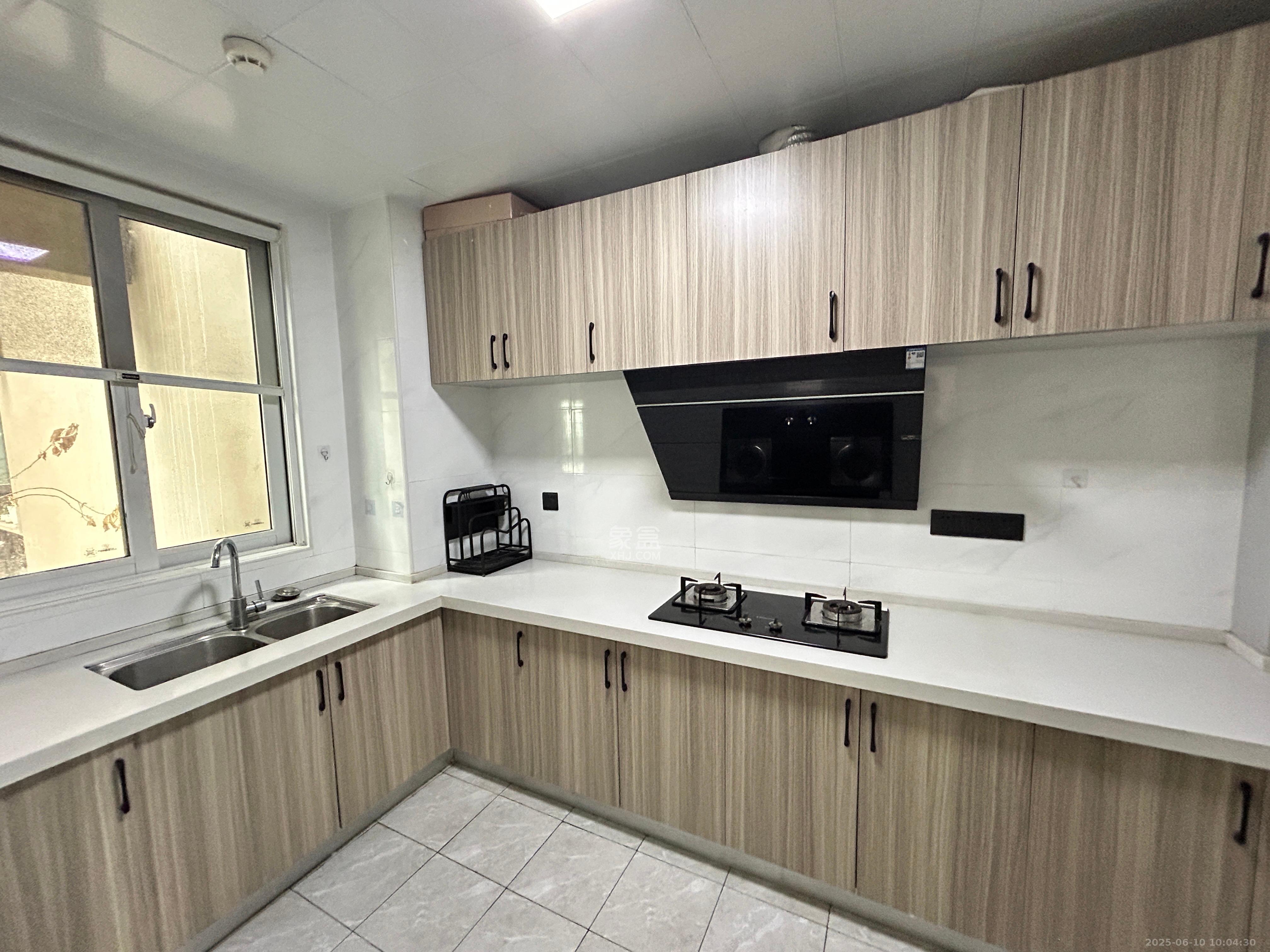 北辰三角洲C3区  5室2厅2卫    6800.0元/月室内图