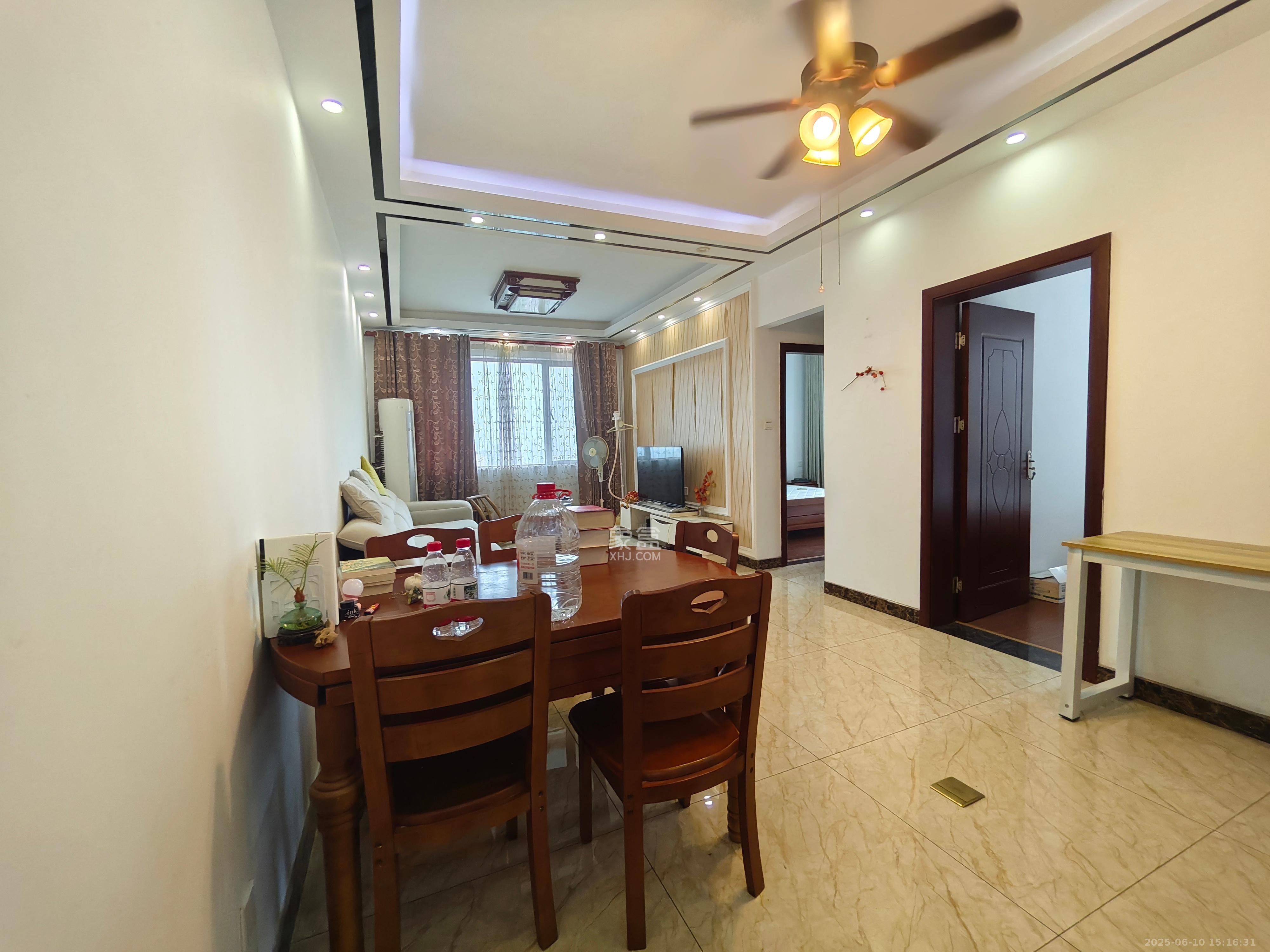 万里时代 2室1厅1卫 2600.0元/月 万里时代 2室1厅1卫 2600.0元/月室内图