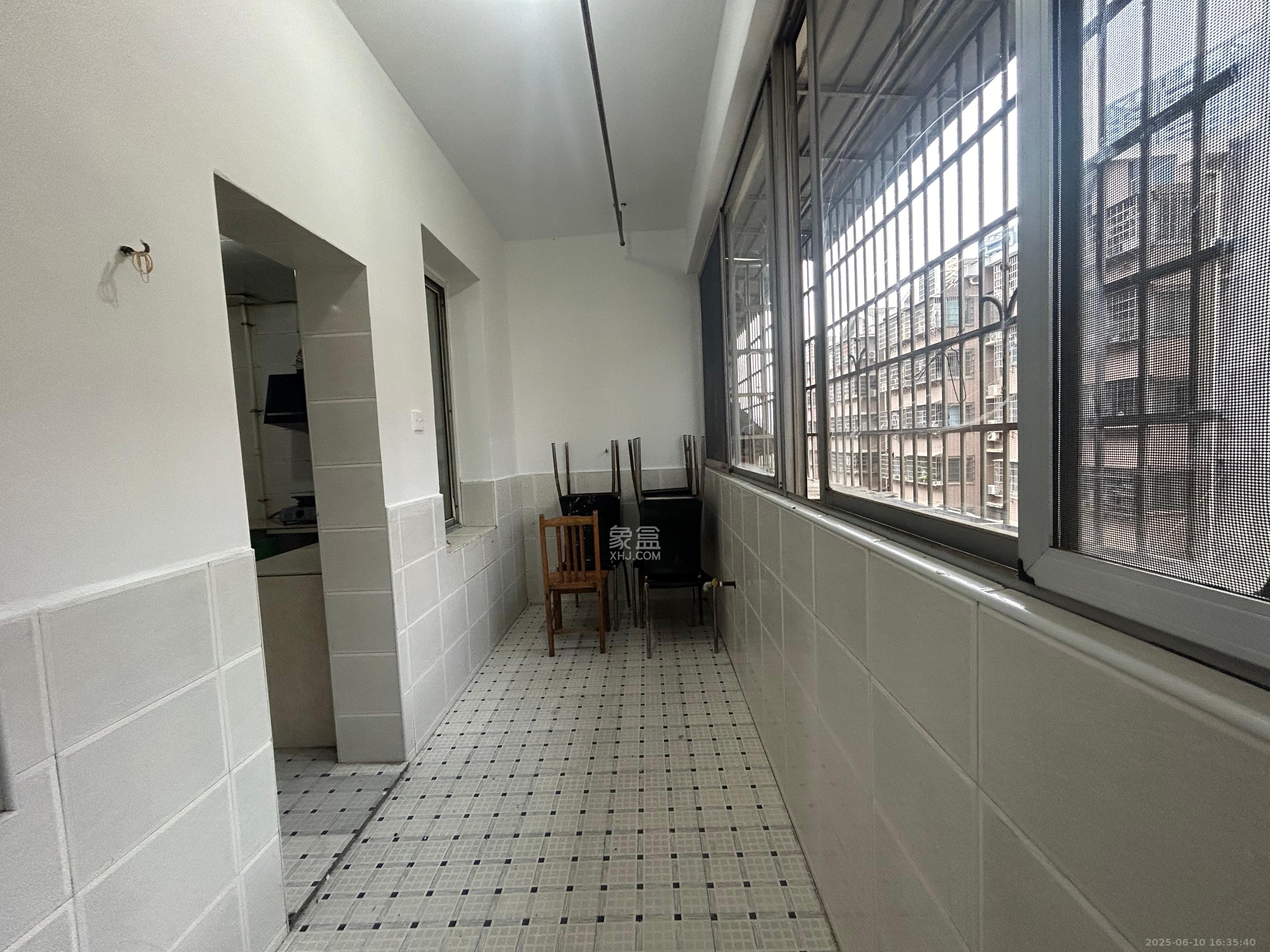 杉木村安置小区 1室0厅0卫 1700.0元/月 杉木村安置小区 1室0厅0卫 1700.0元/月室内图