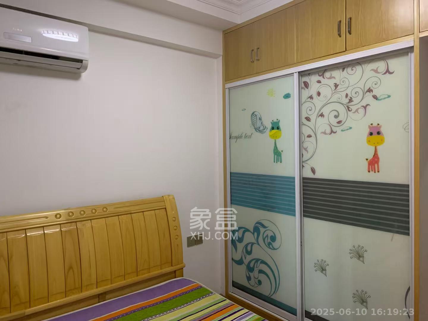 鑫远和城（一、二期）  3室2厅1卫   2000.00元/月室内图