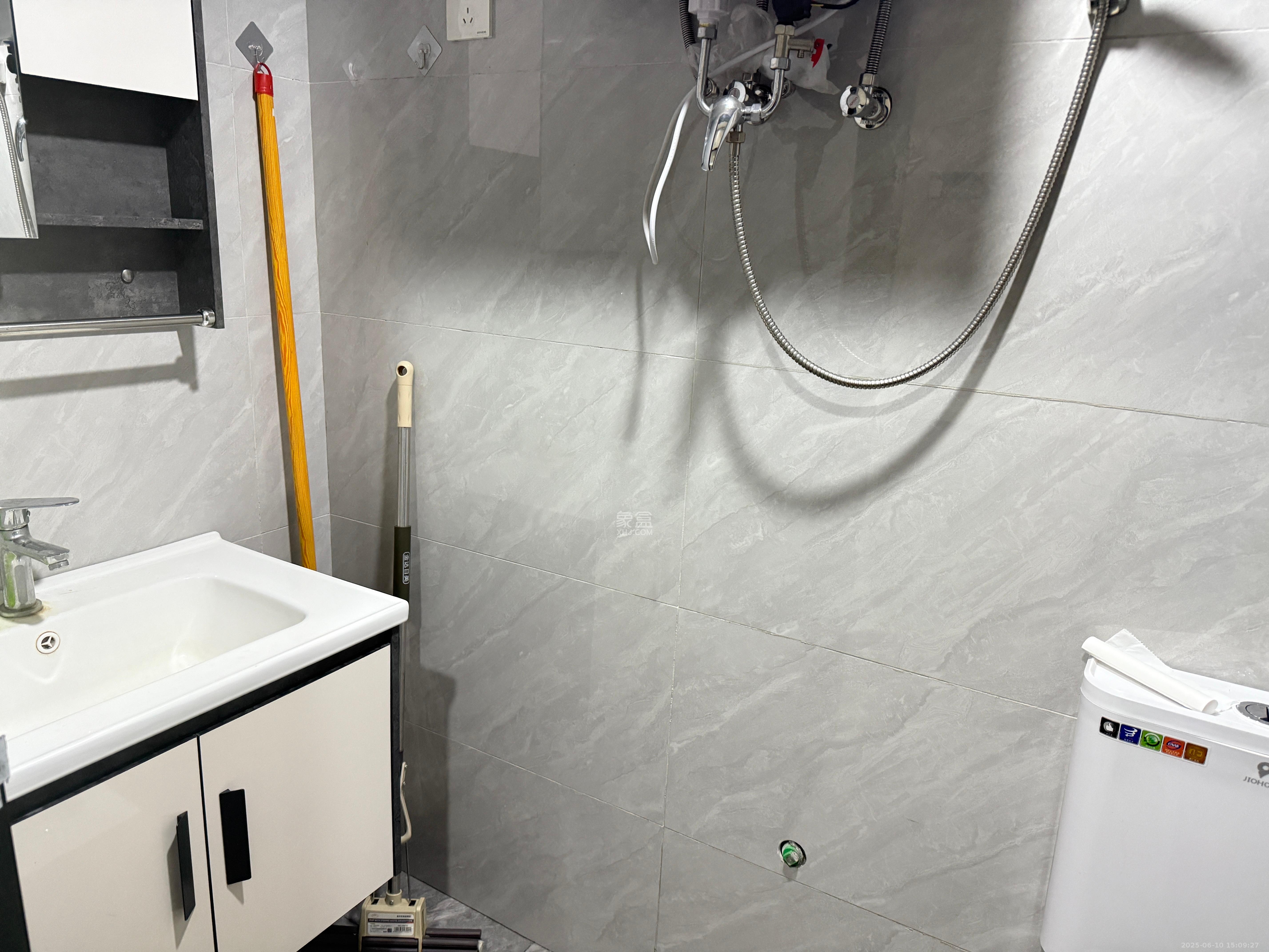 保利香槟国际 1室1厅1卫 1100.0元/月 保利香槟国际 1室1厅1卫 1100.0元/月室内图