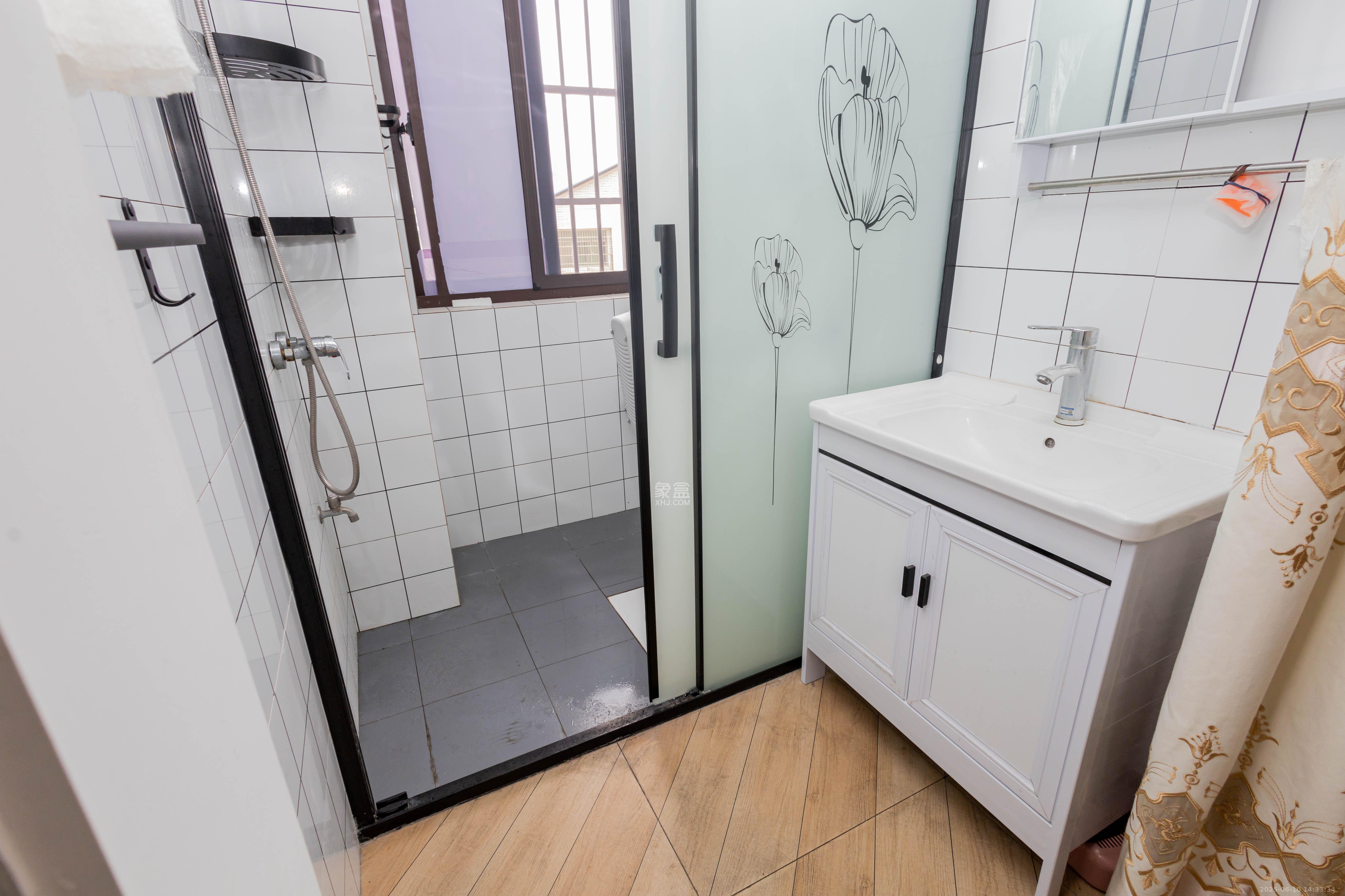 三景华御  3室2厅1卫    59.8万 三景华御  3室2厅1卫    59.8万卫生间