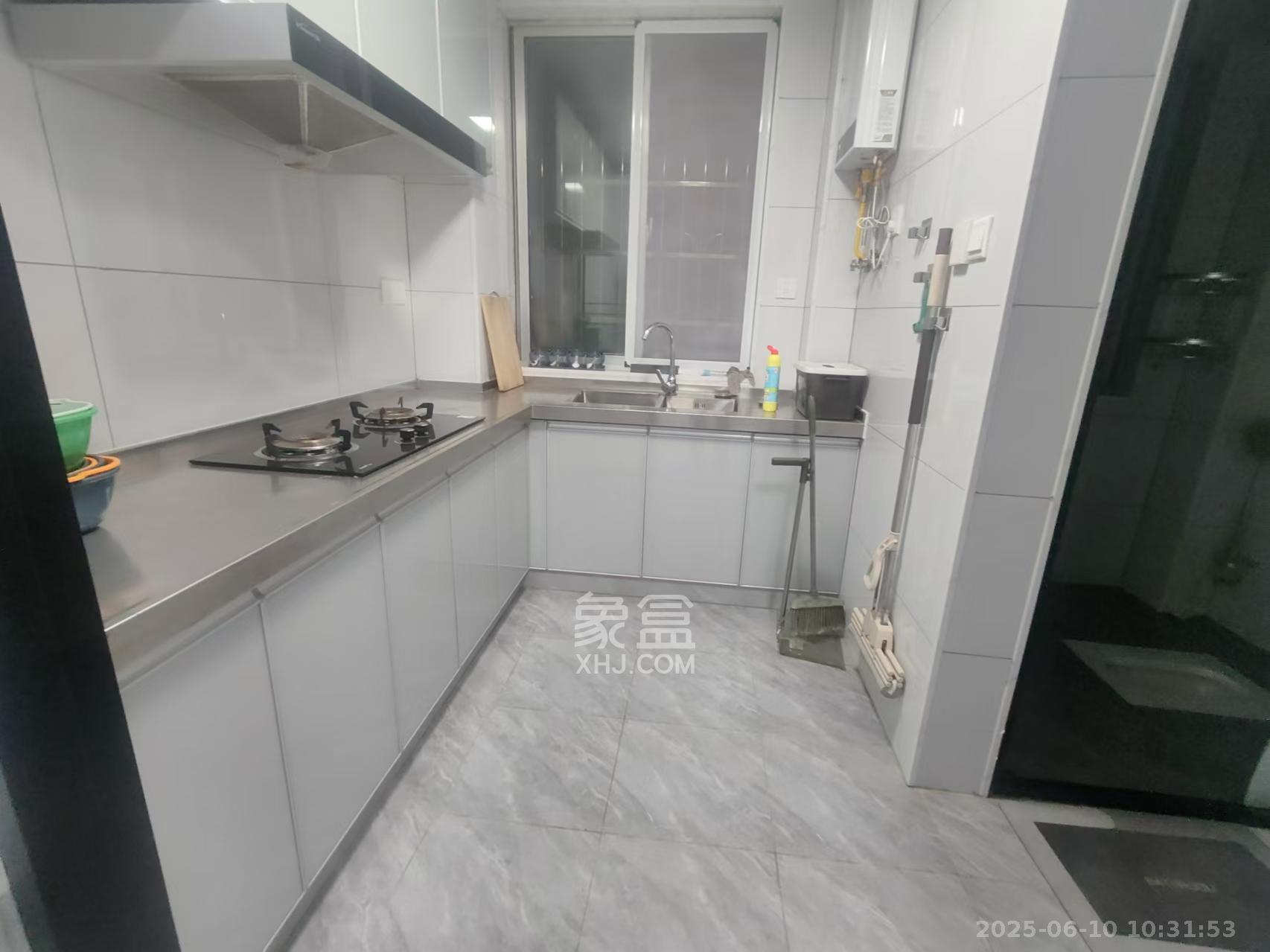 泉水塘小区  3室2厅1卫    2000.0元/月室内图