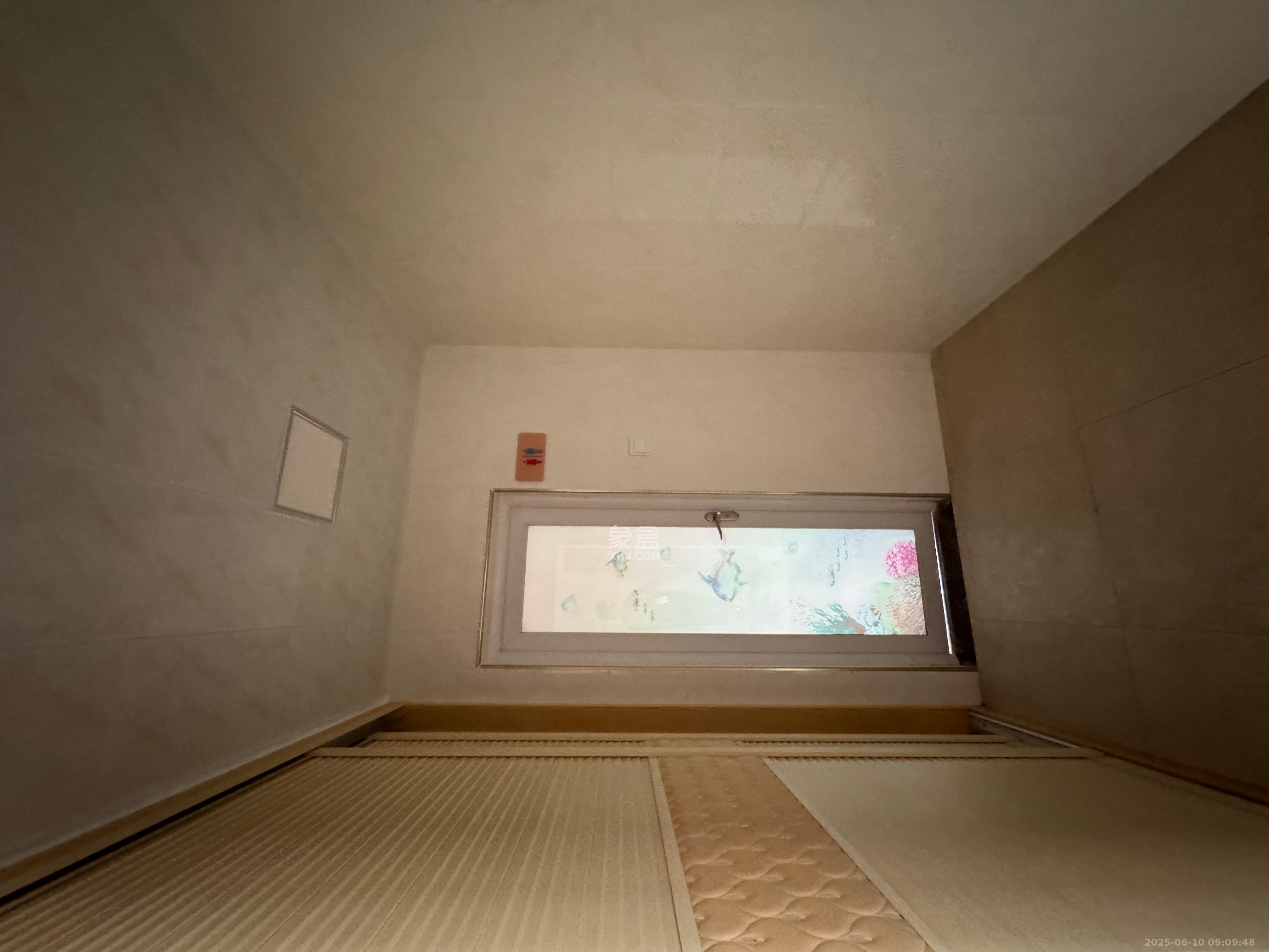 藏珑湖上国际花园  4室2厅2卫   4500.00元/月室内图
