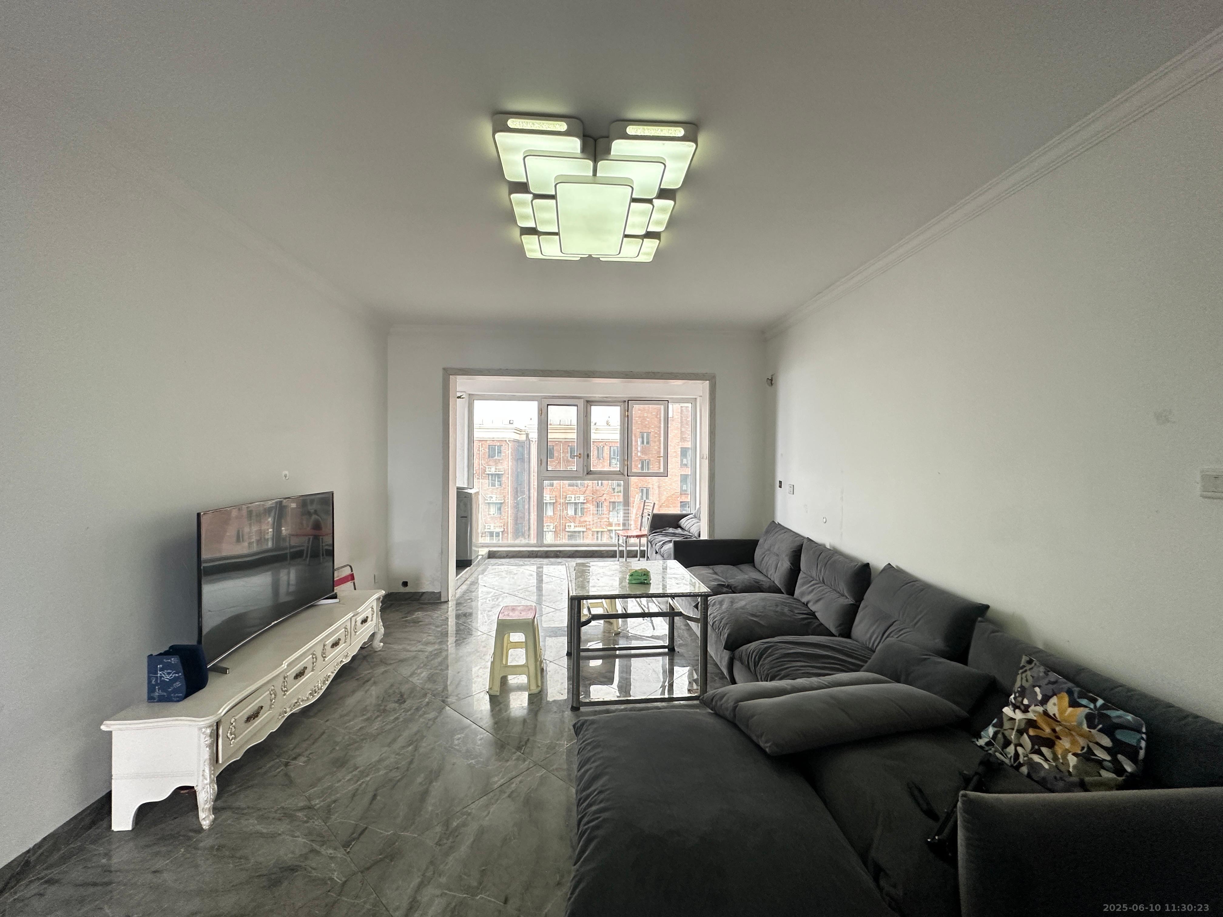 半山壹号 3室2厅2卫 3400.0元/月 半山壹号 3室2厅2卫 3400.0元/月室内图