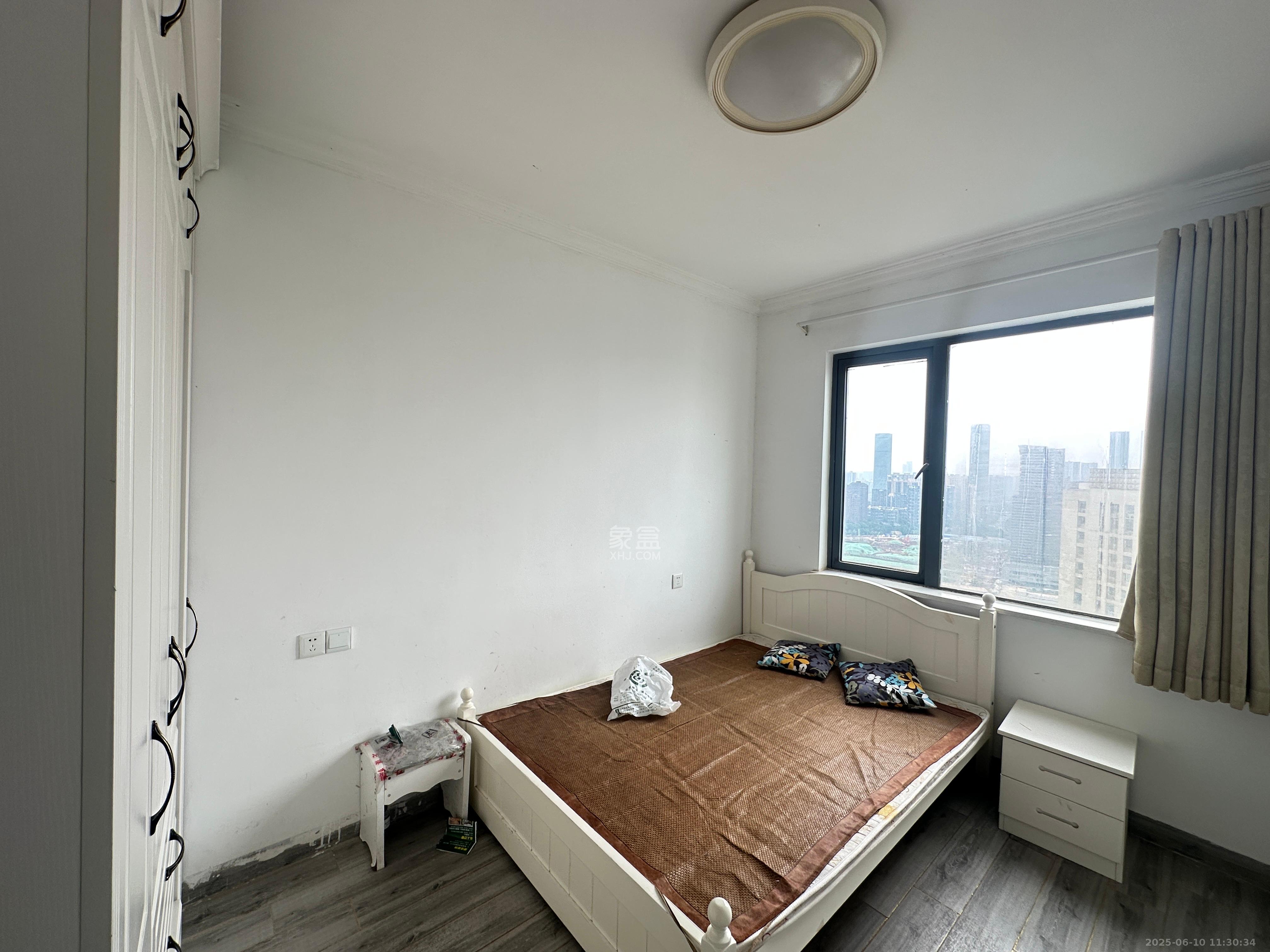 半山壹号 3室2厅2卫 3400.0元/月 半山壹号 3室2厅2卫 3400.0元/月室内图