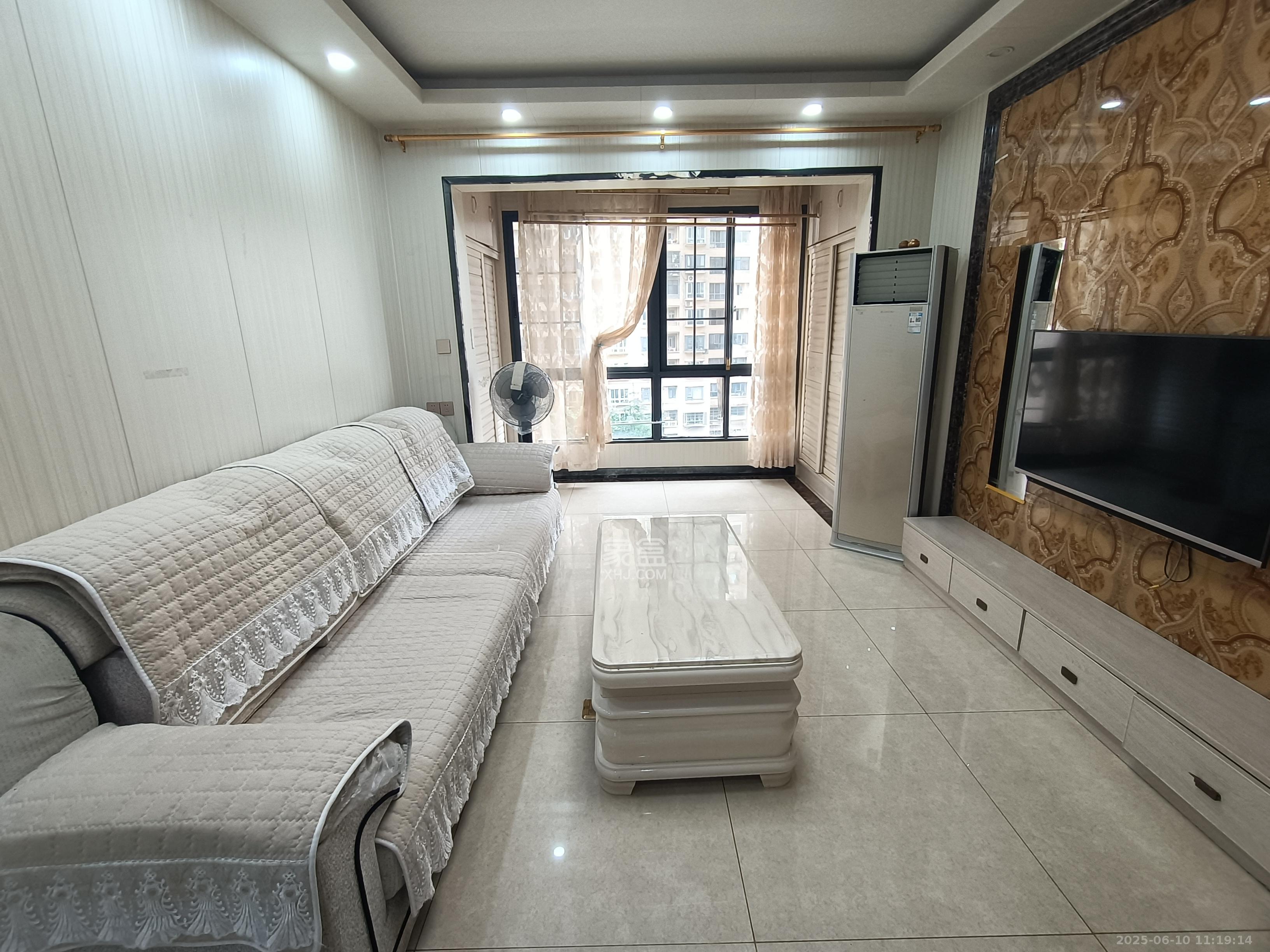 钱隆世家  3室2厅1卫    2200.0元/月 钱隆世家  3室2厅1卫    2200.0元/月室内图