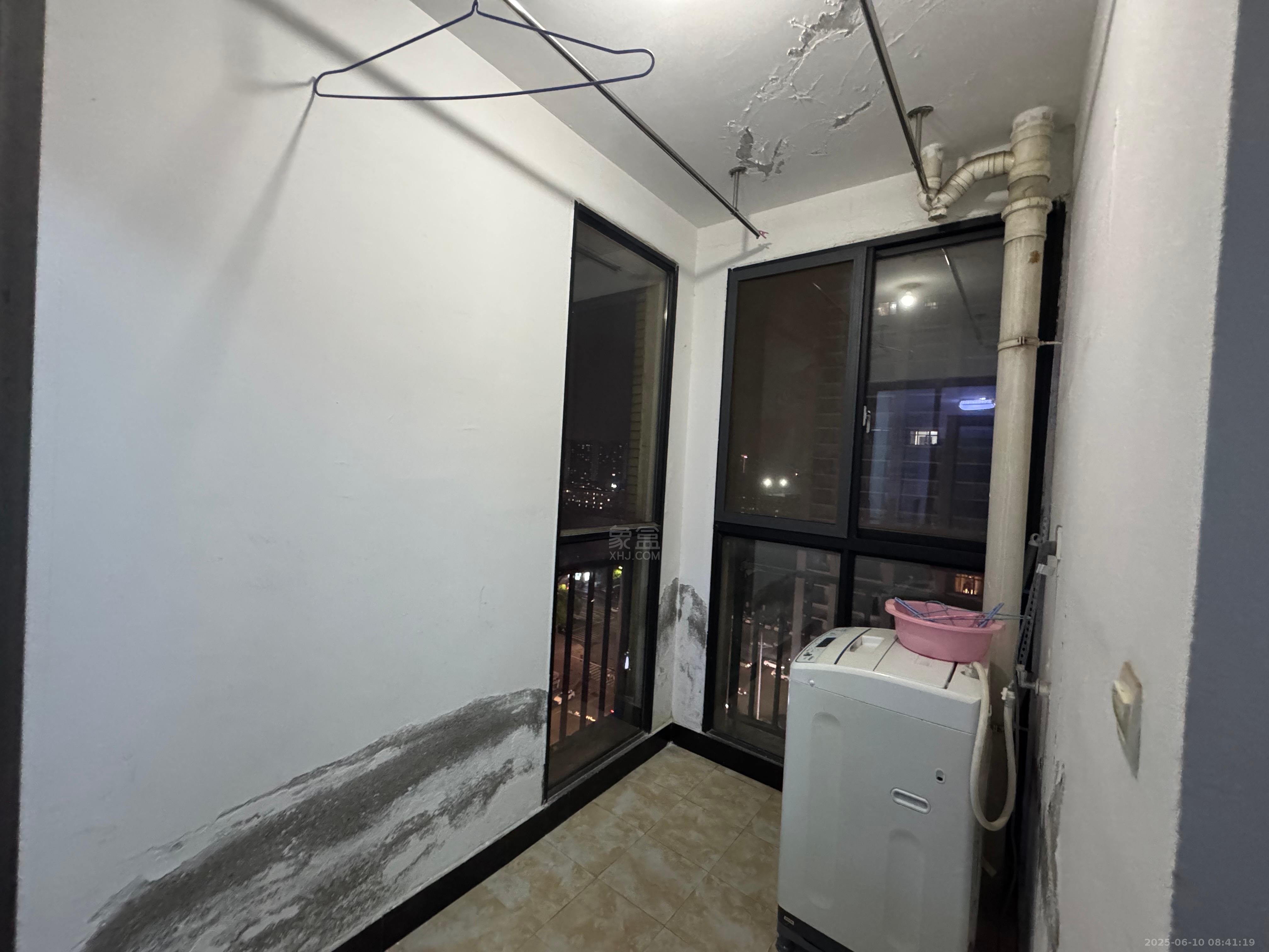 龙腾国际 3室2厅2卫 1800.0元/月 龙腾国际 3室2厅2卫 1800.0元/月室内图