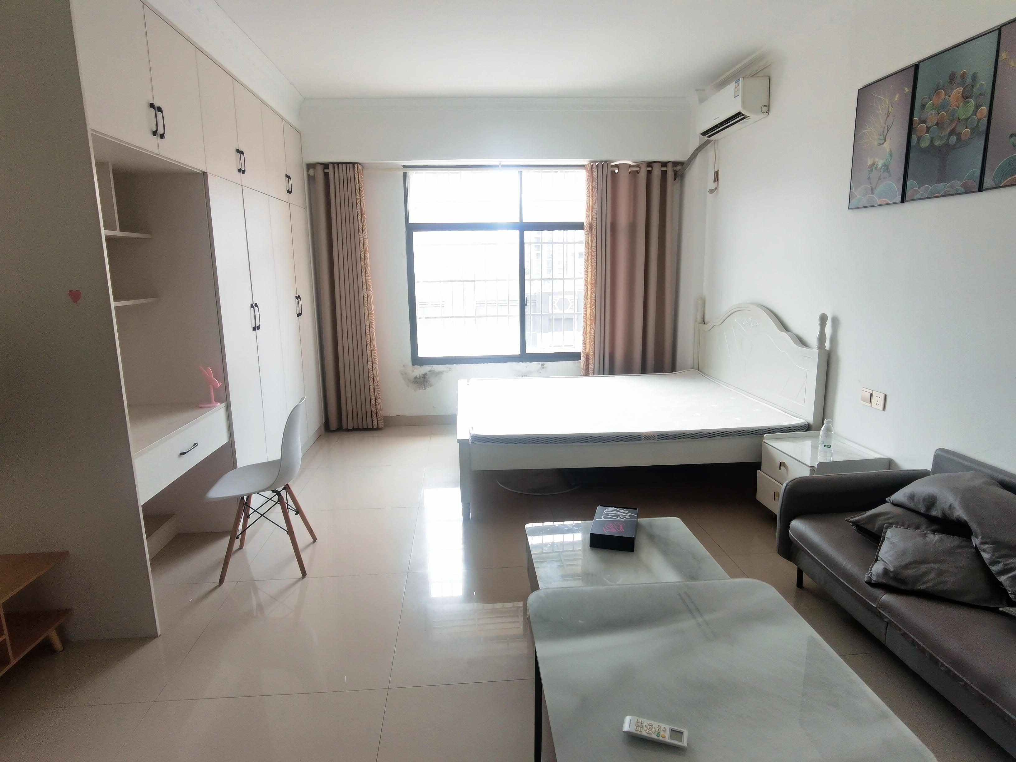 桃花缘 1室1厅1卫 1200.0元/月 桃花缘 1室1厅1卫 1200.0元/月室内图