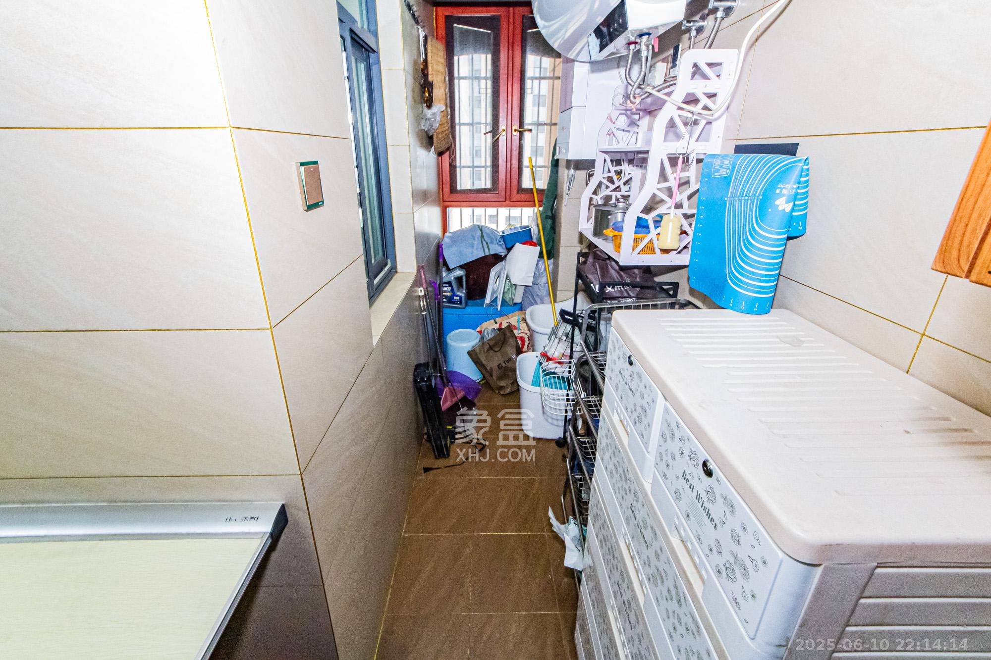 北辰三角洲E6区  3室2厅1卫    136.0万 北辰三角洲E6区  3室2厅1卫    136.0万阳台