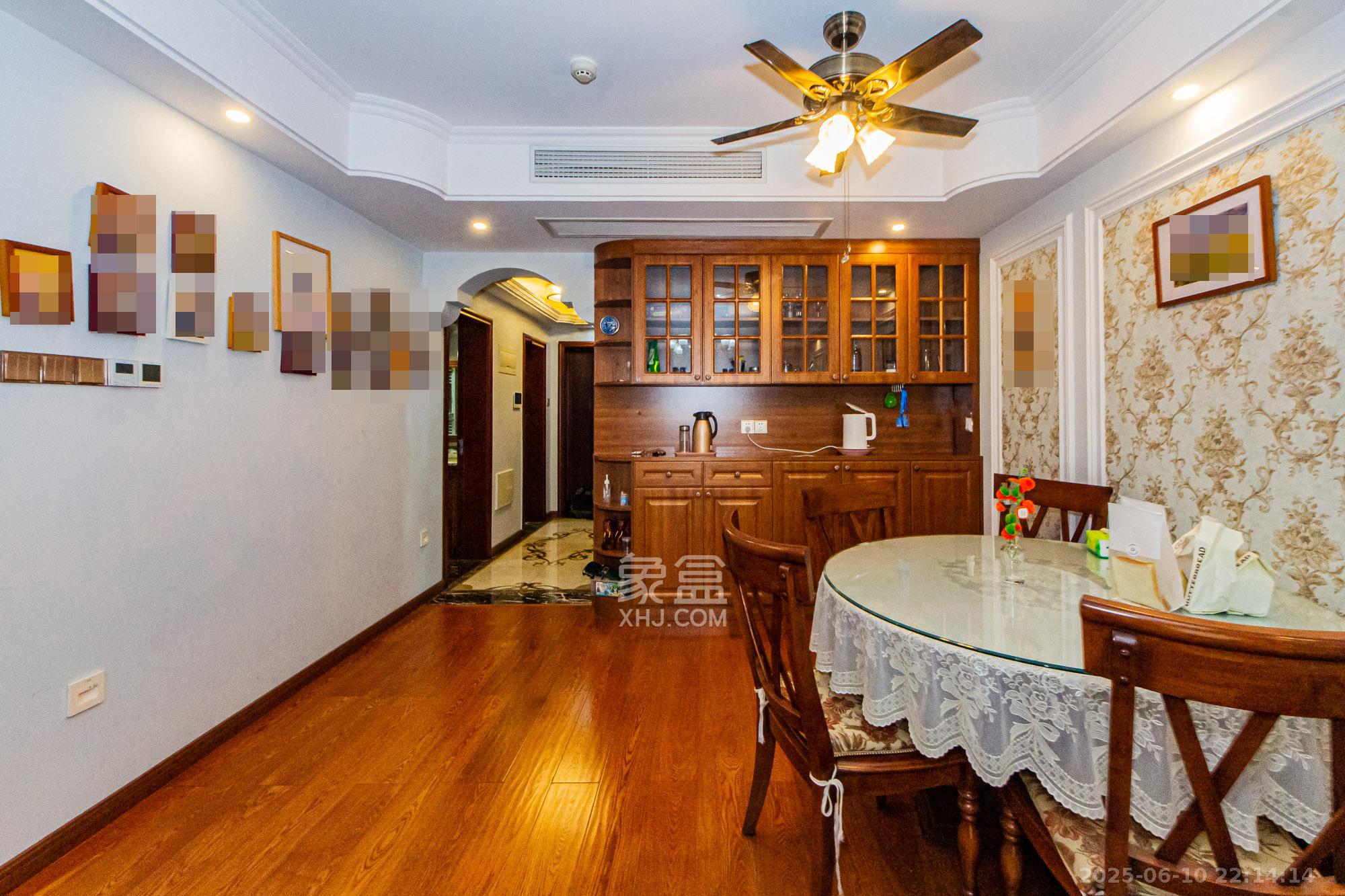 北辰三角洲E6区  3室2厅1卫    136.0万 北辰三角洲E6区  3室2厅1卫    136.0万客厅