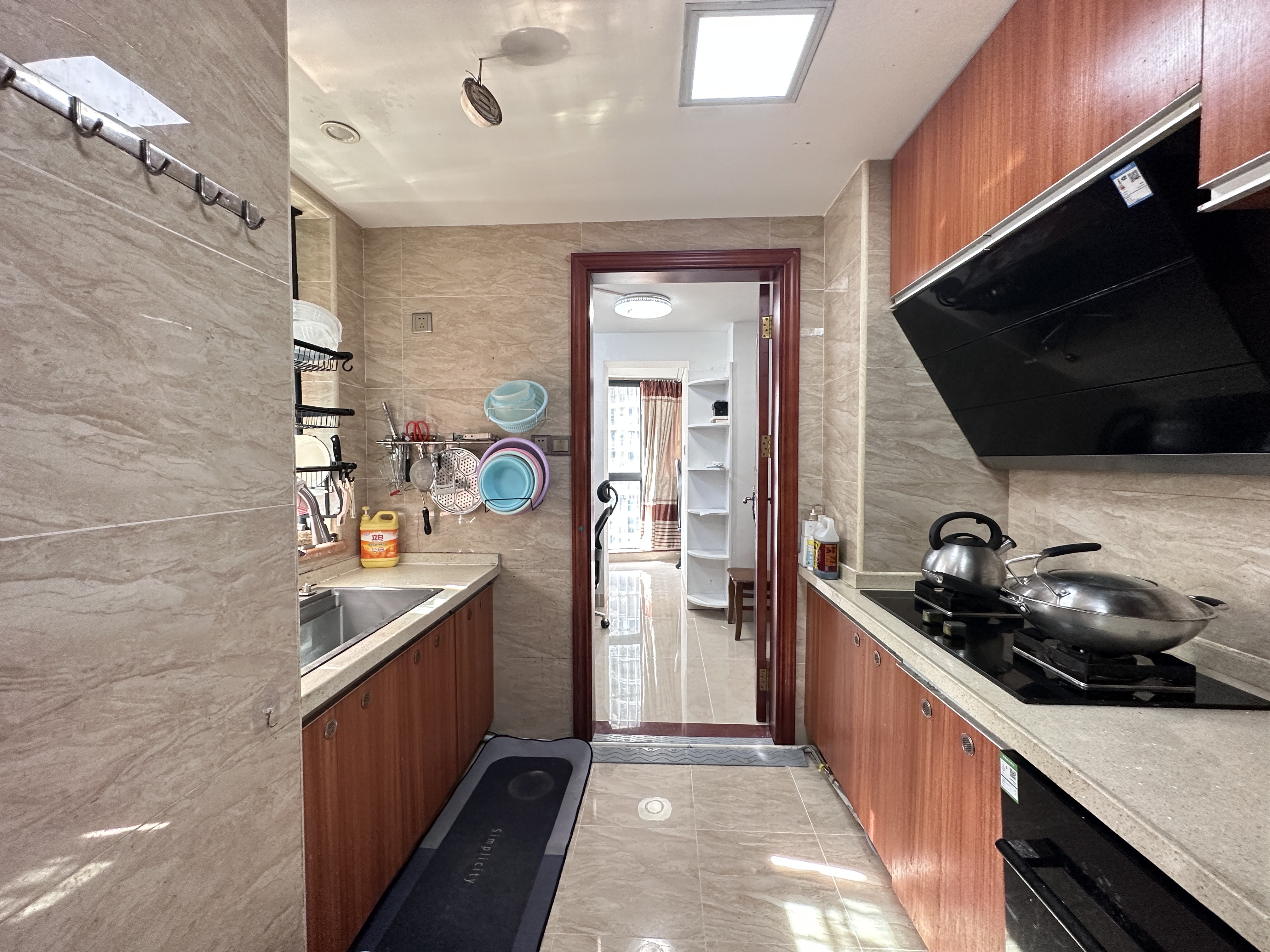 国兴城(B区) 5室2厅2卫 275.0万 国兴城(B区) 5室2厅2卫 275.0万客厅