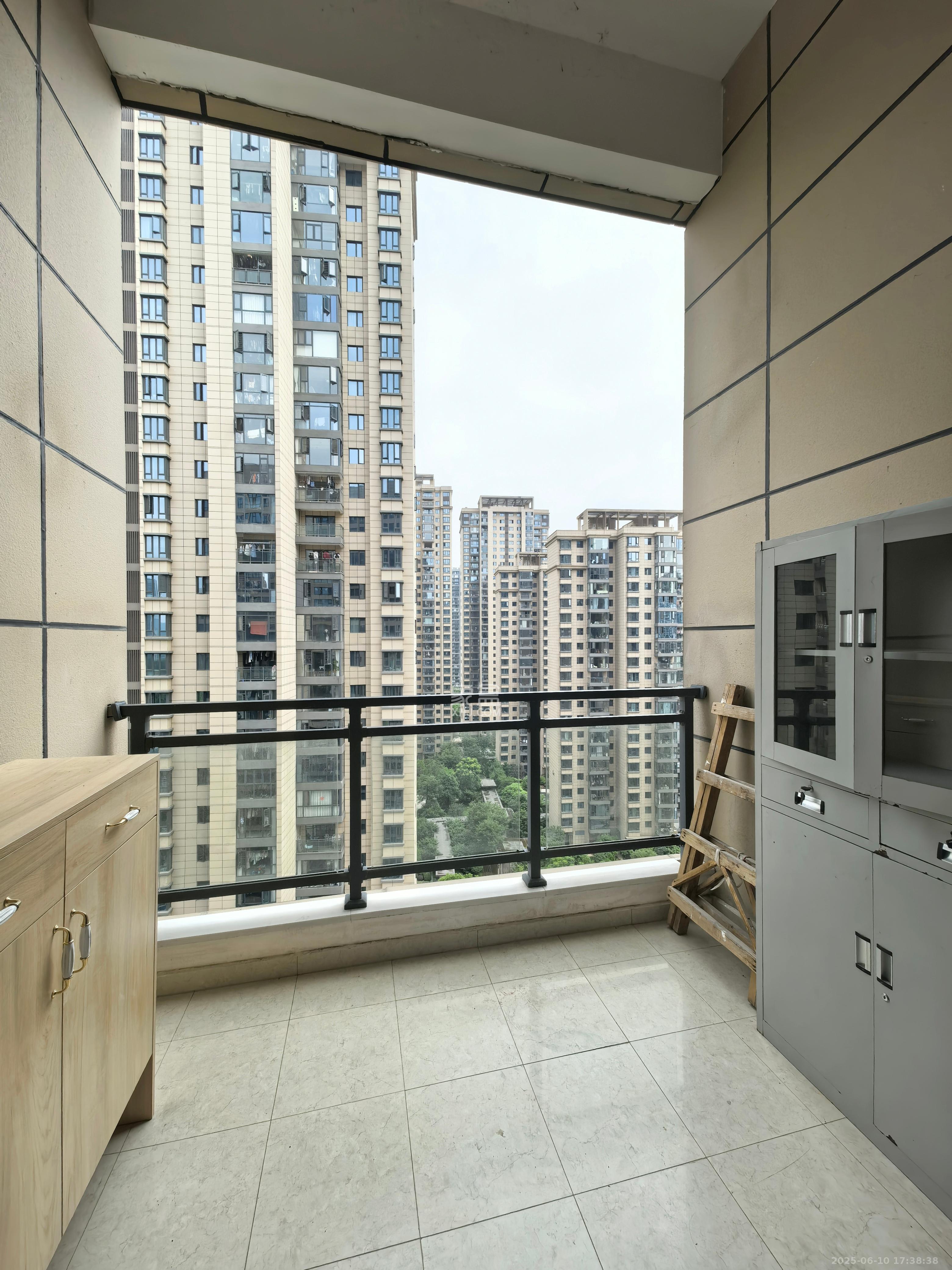 梦想新天地 2室2厅1卫 2500.0元/月 梦想新天地 2室2厅1卫 2500.0元/月室内图