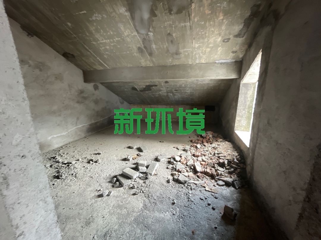 明鑫澧水湾  6室2厅2卫   70.00万客厅