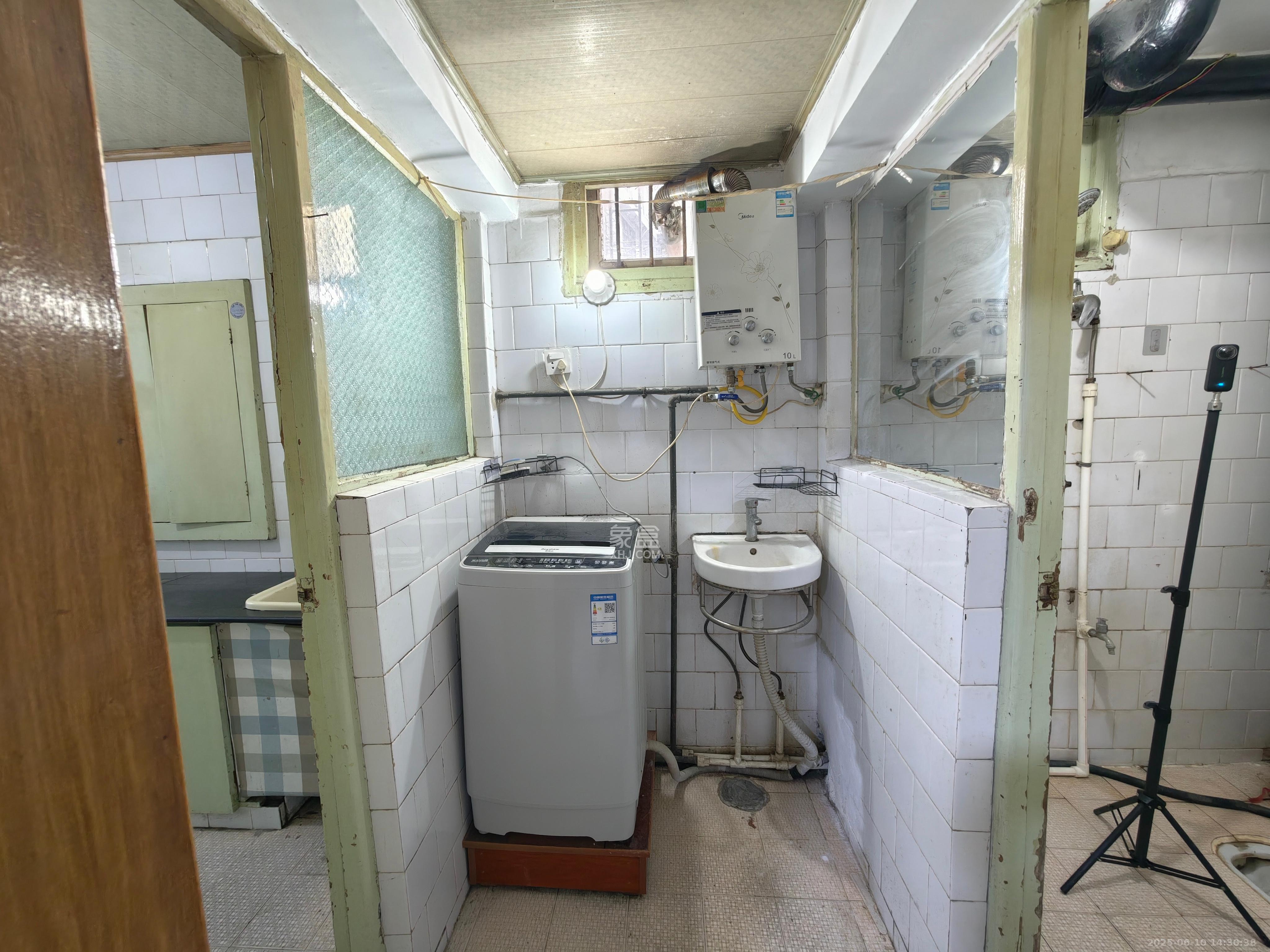 劳动广场消防队宿舍 2室1厅1卫 1800.0元/月 劳动广场消防队宿舍 2室1厅1卫 1800.0元/月室内图