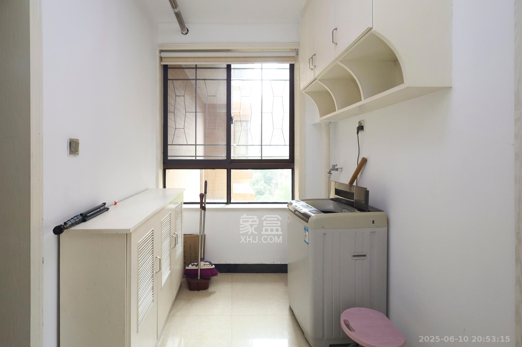 山语城二期 3室2厅1卫 63.0万 山语城二期 3室2厅1卫 63.0万阳台