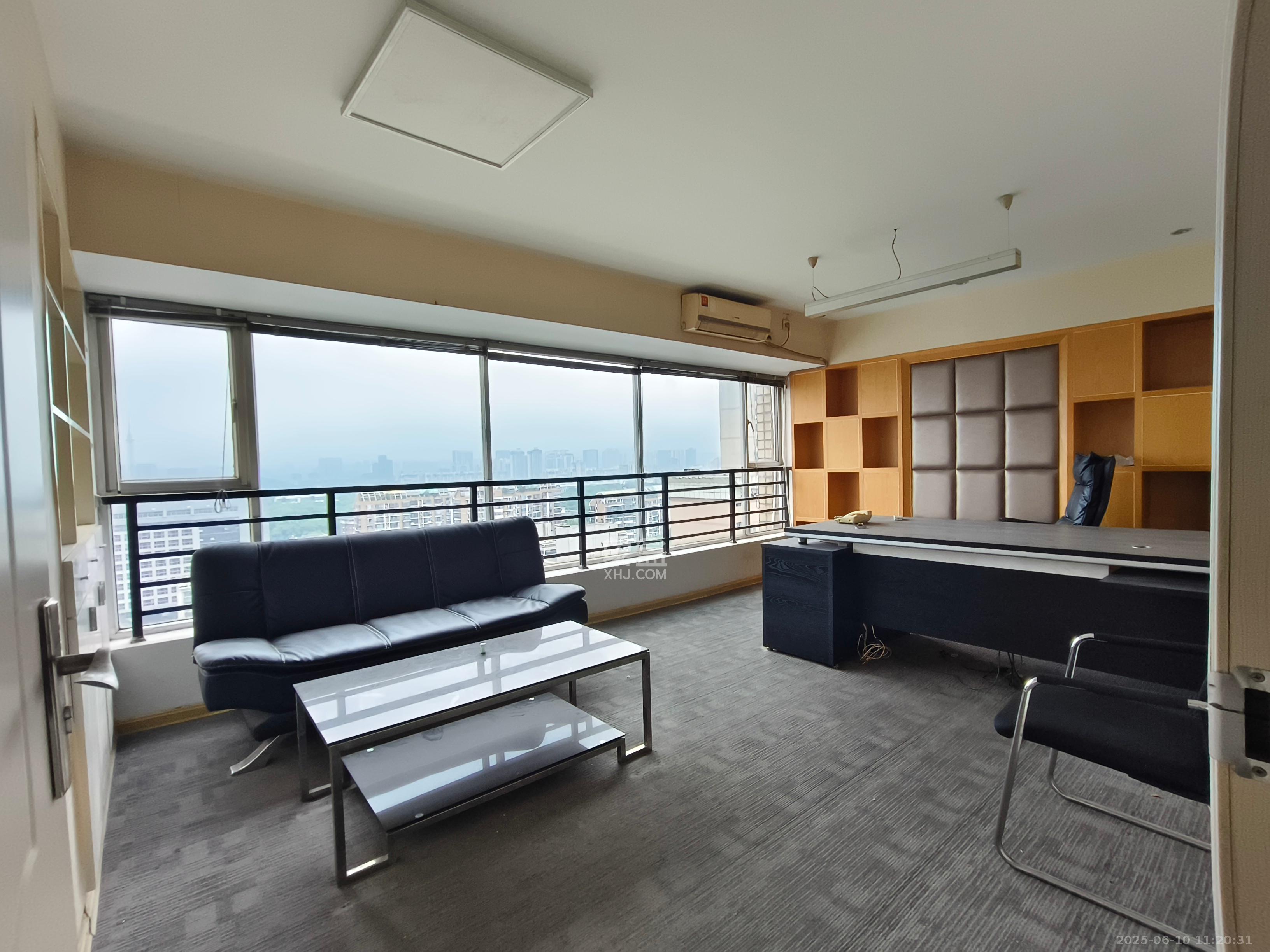 鸿飞大厦 4室2厅2卫 7000.0元/月 鸿飞大厦 4室2厅2卫 7000.0元/月室内图