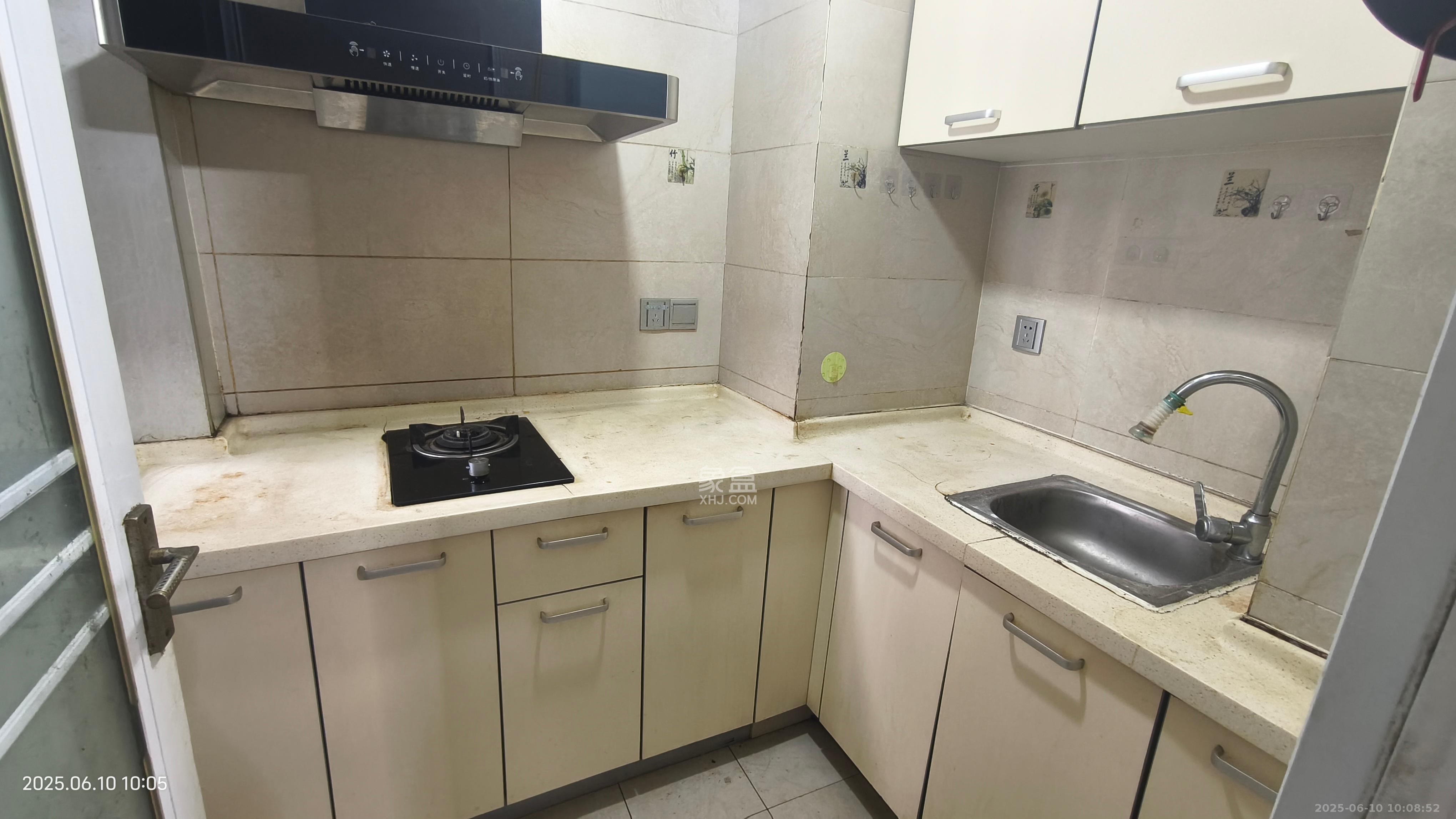 建鸿达华都(华都小户型及大华写字楼) 2室1厅1卫 2200.0元/月 建鸿达华都(华都小户型及大华写字楼) 2室1厅1卫 2200.0元/月室内图