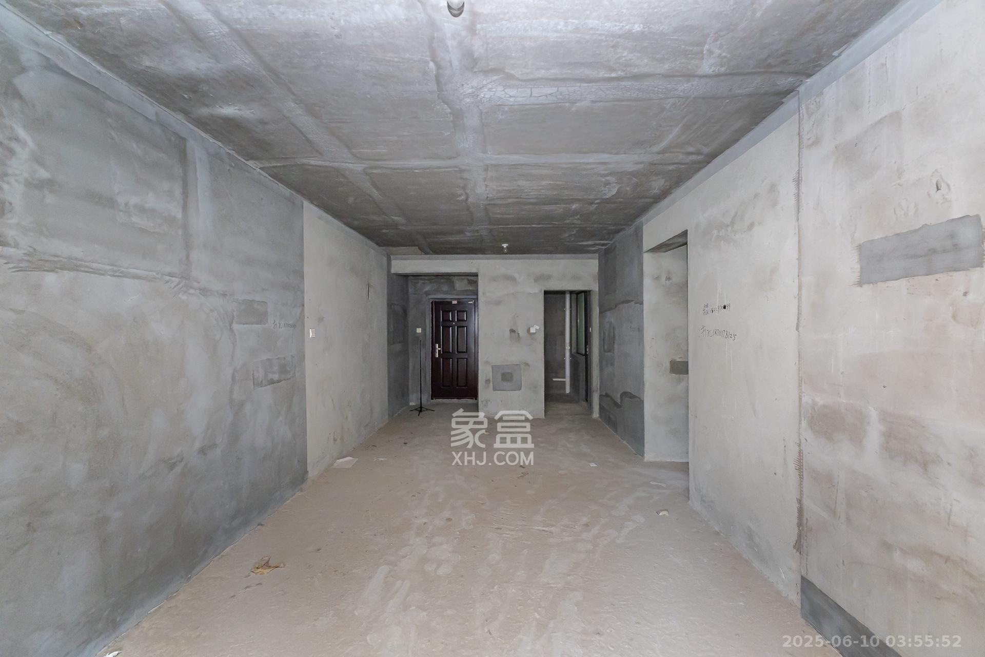 勤诚达境界城  3室2厅2卫    82.8万客厅