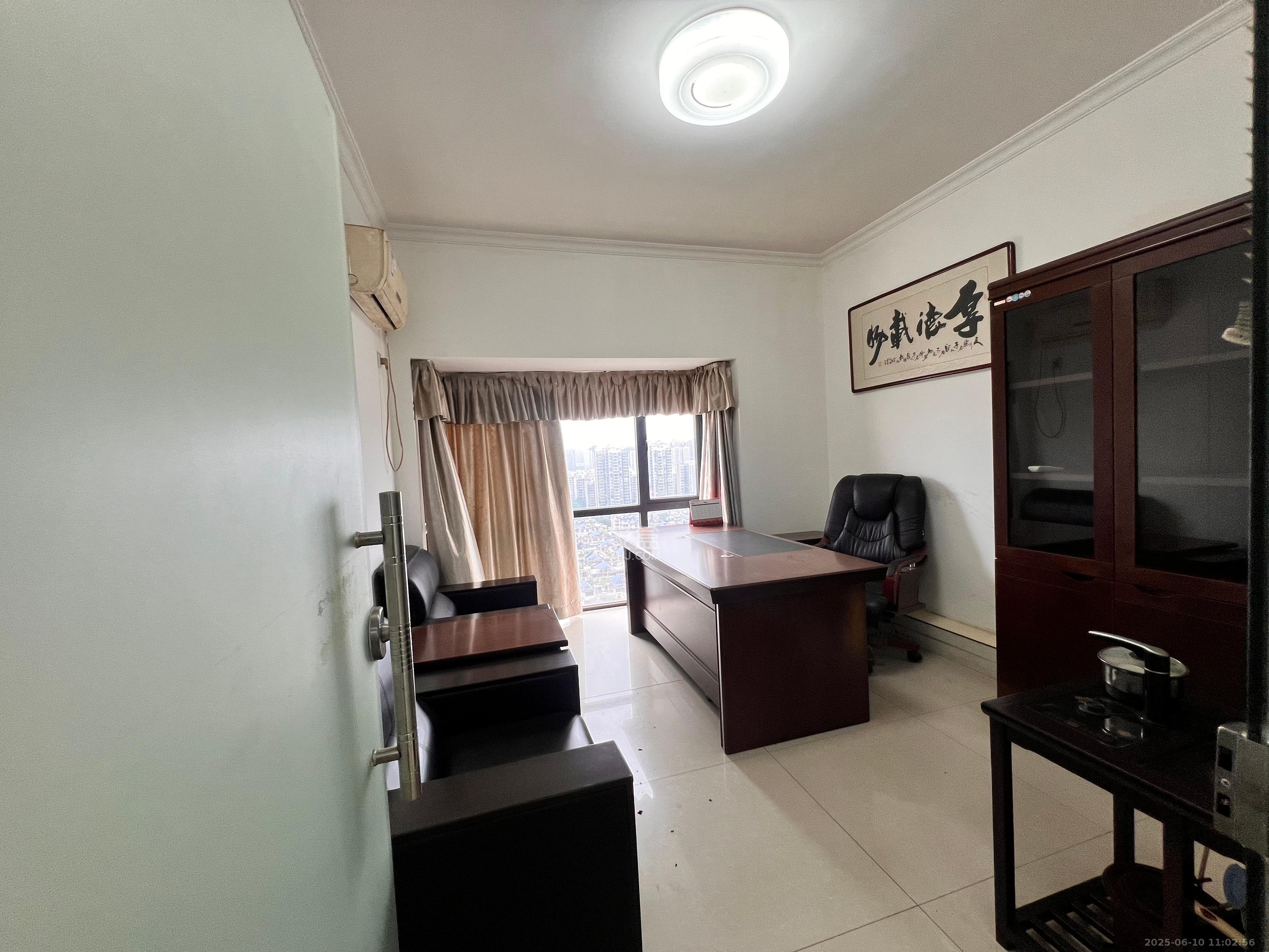 建安新商汇  4室1厅1卫    4800.0元/月 建安新商汇  4室1厅1卫    4800.0元/月