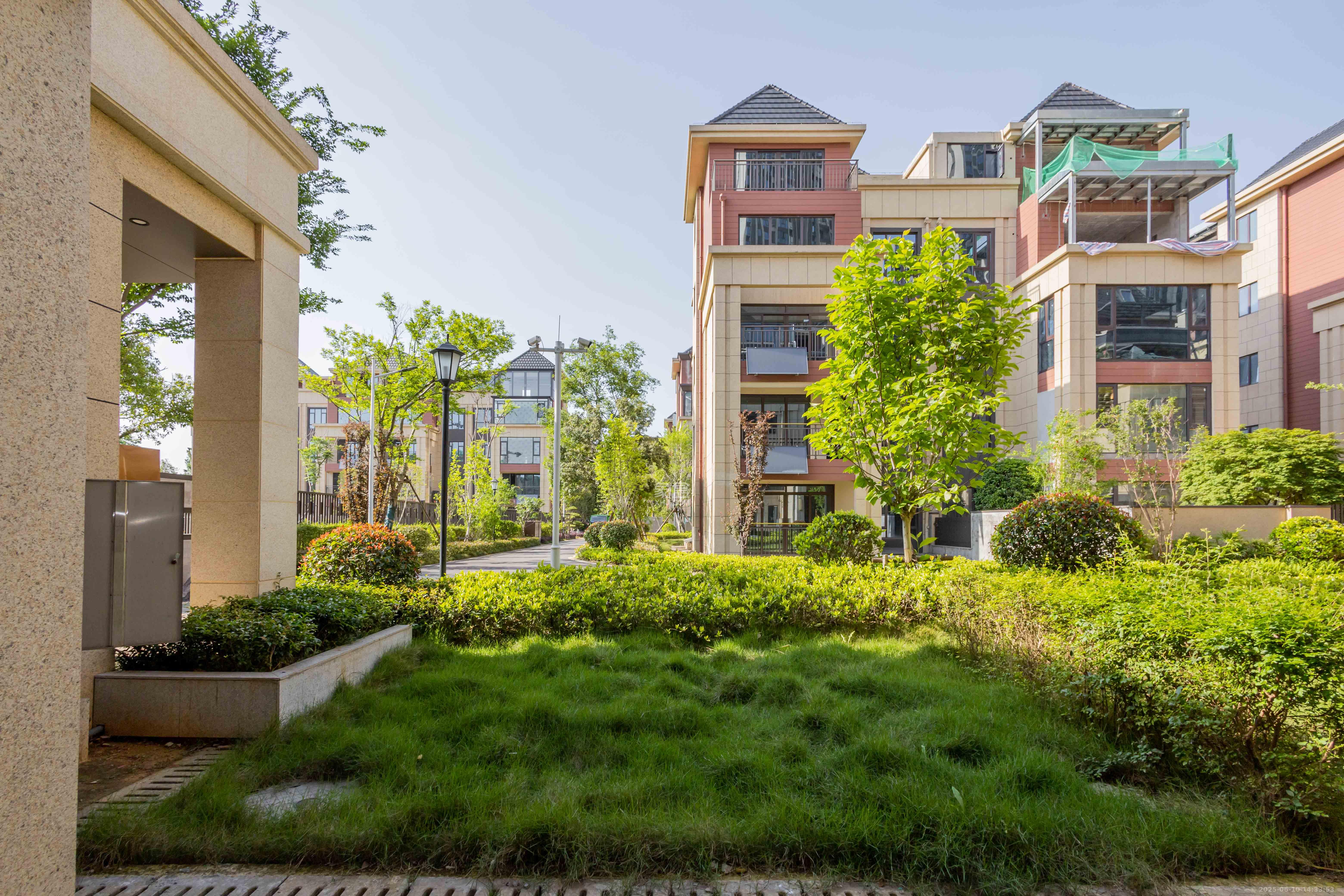 湘域芯城二期  5室3厅3卫    268.0万 湘域芯城二期  5室3厅3卫    268.0万卧室