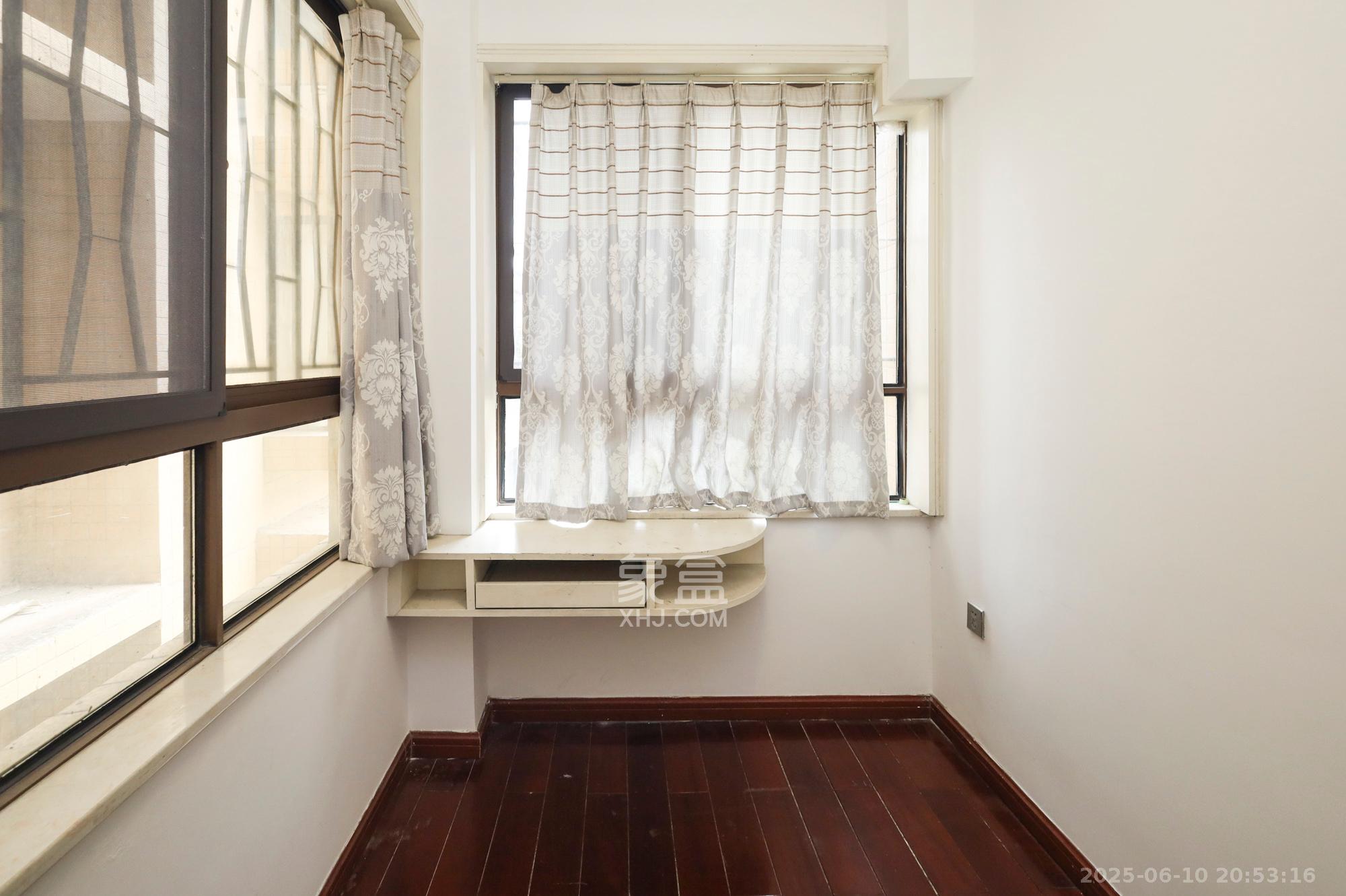 山语城二期 3室2厅1卫 63.0万 山语城二期 3室2厅1卫 63.0万卧室