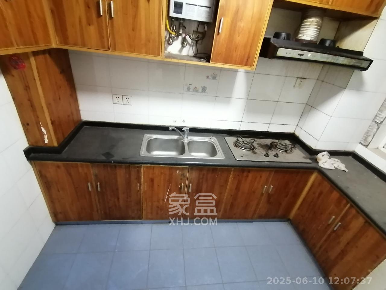 长远华樟名府 4室2厅1卫 3200.0元/月 长远华樟名府 4室2厅1卫 3200.0元/月室内图