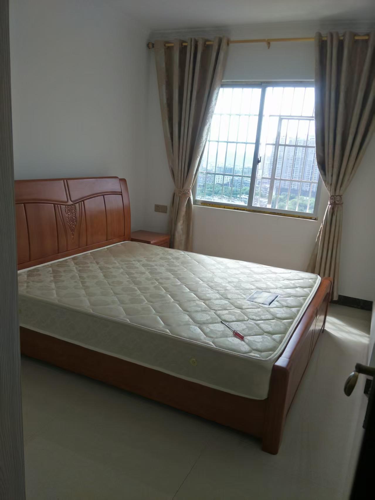 宇元万向城  3室2厅2卫   2200.00元/月室内图
