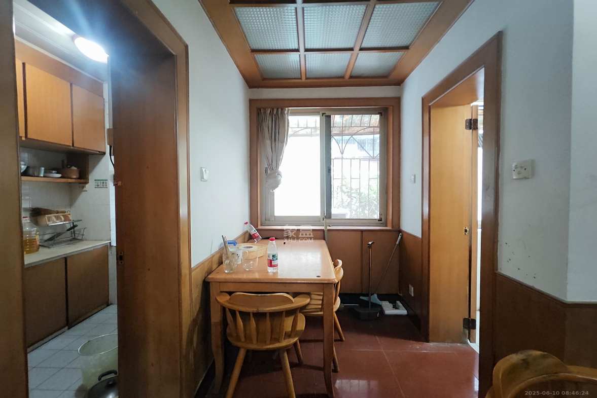 湘绣研究所南院  2室1厅1卫    1800.0元/月 湘绣研究所南院  2室1厅1卫    1800.0元/月室内图