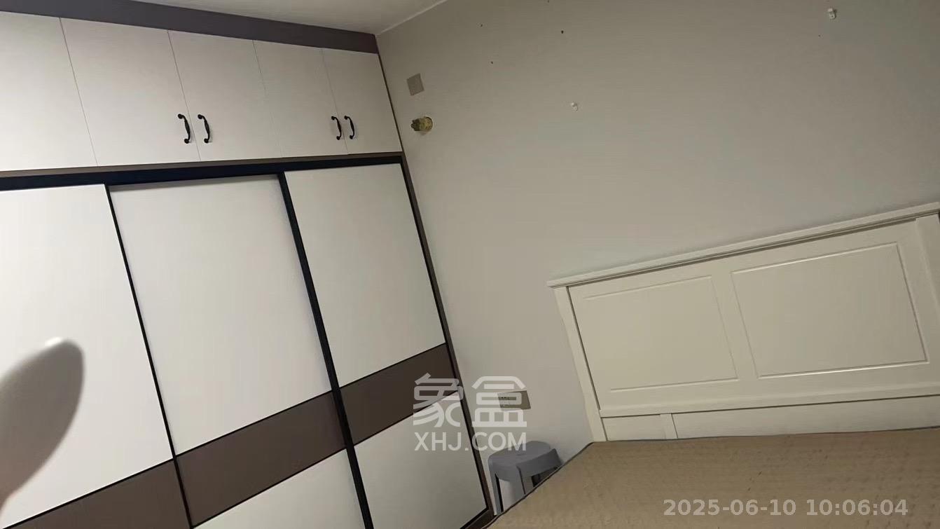 时代倾城四期  2室2厅1卫    1900.0元/月室内图