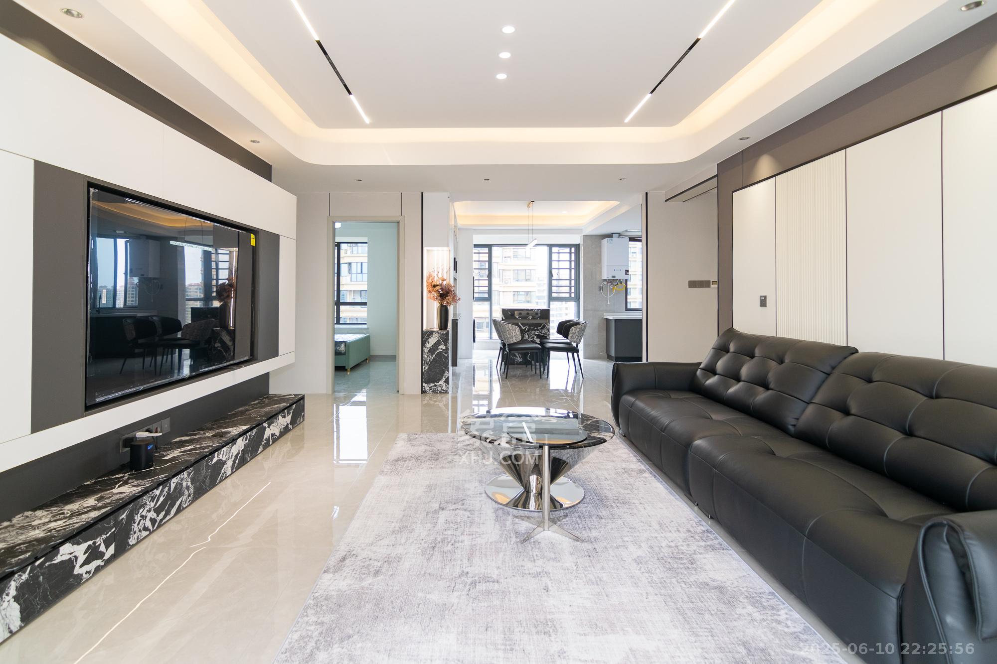 三润城（三润星城）  4室2厅2卫    122.8万客厅