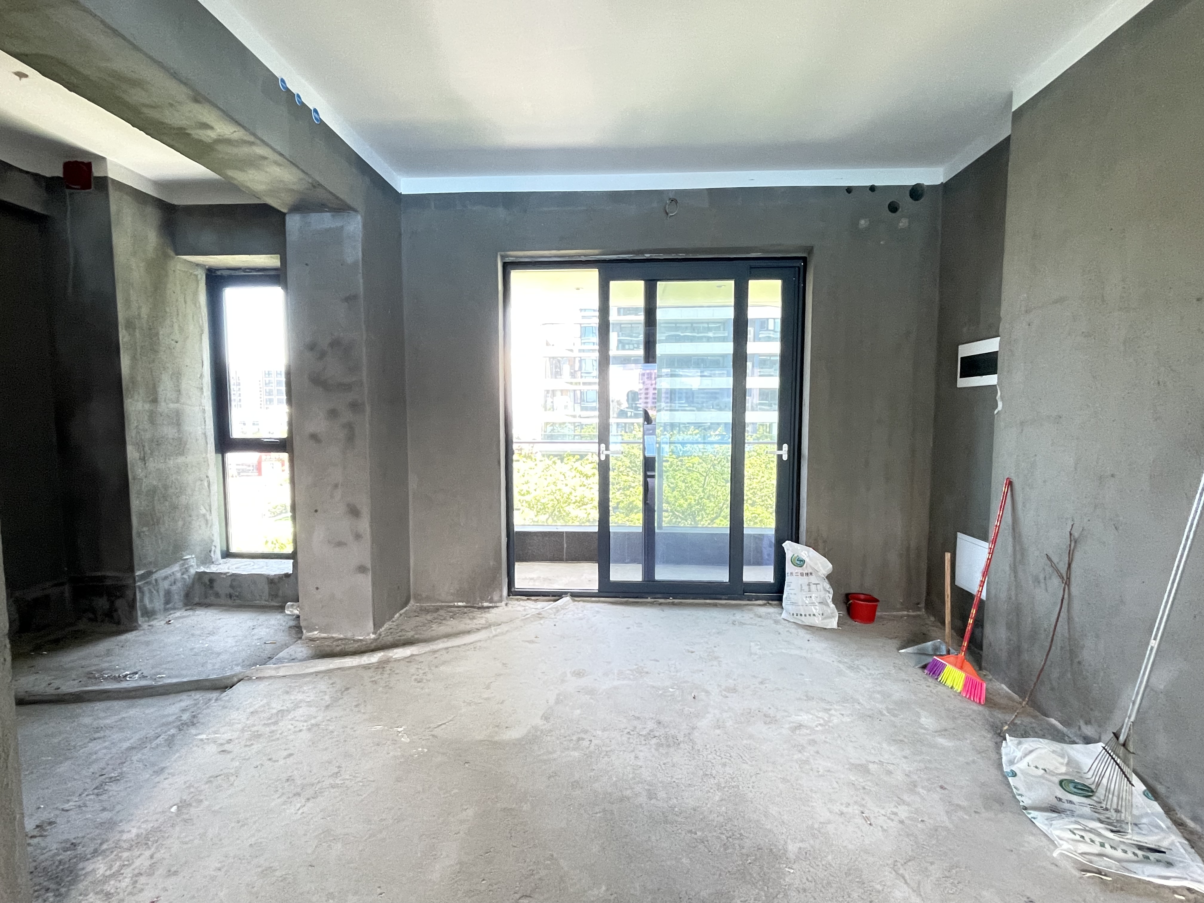 罗牛山璞域  4室2厅2卫    289.0万 罗牛山璞域  4室2厅2卫    289.0万室内图