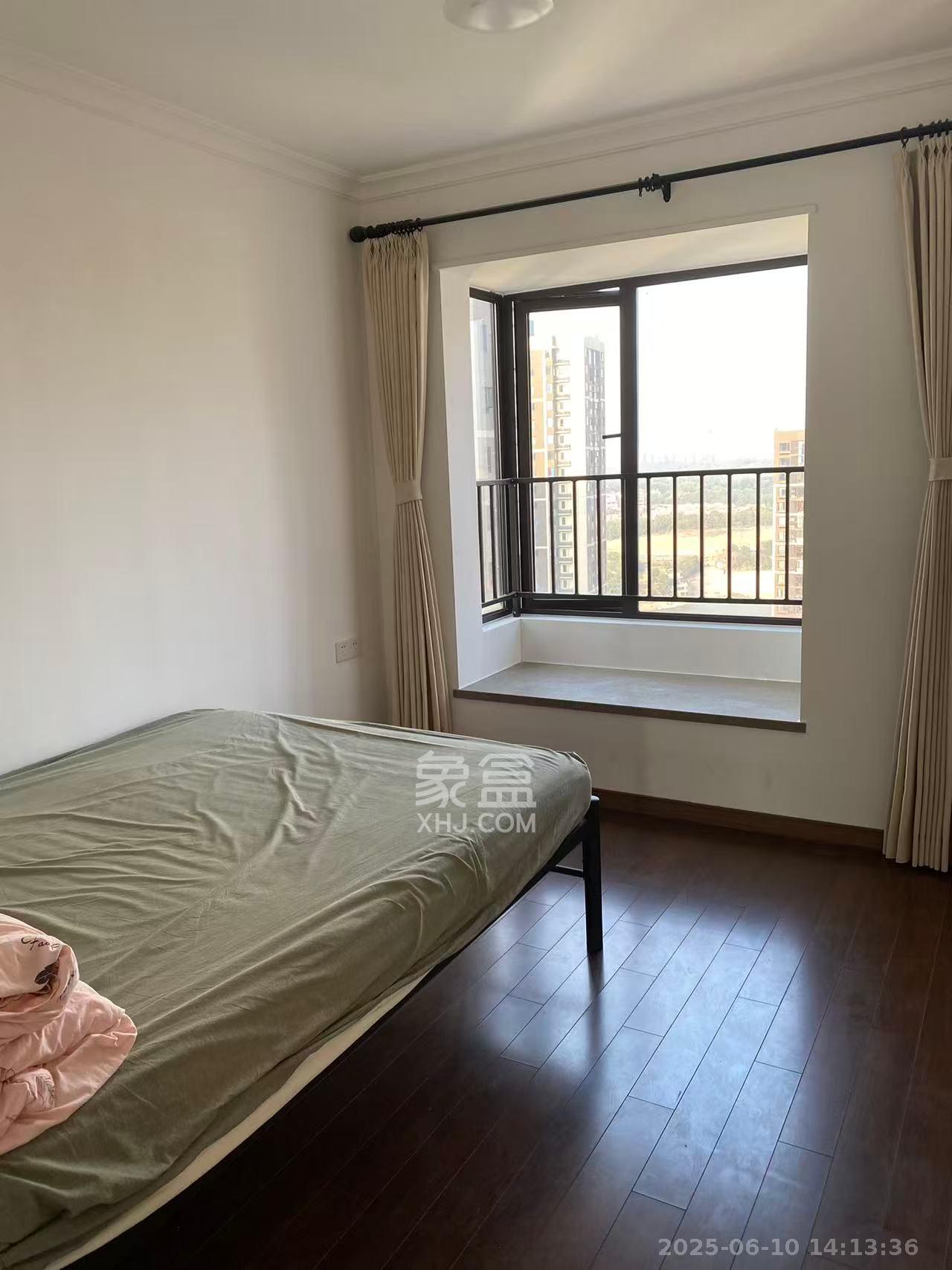 万科金域蓝湾 4室2厅2卫 3800.0元/月 万科金域蓝湾 4室2厅2卫 3800.0元/月室内图