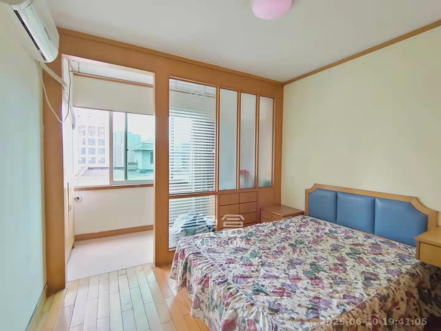 建工集团单位房 3室2厅1卫 2300.0元/月 建工集团单位房 3室2厅1卫 2300.0元/月室内图