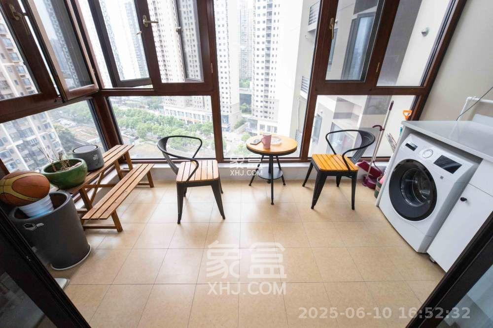 万科金域蓝湾  4室2厅2卫   4800.00元/月室内图