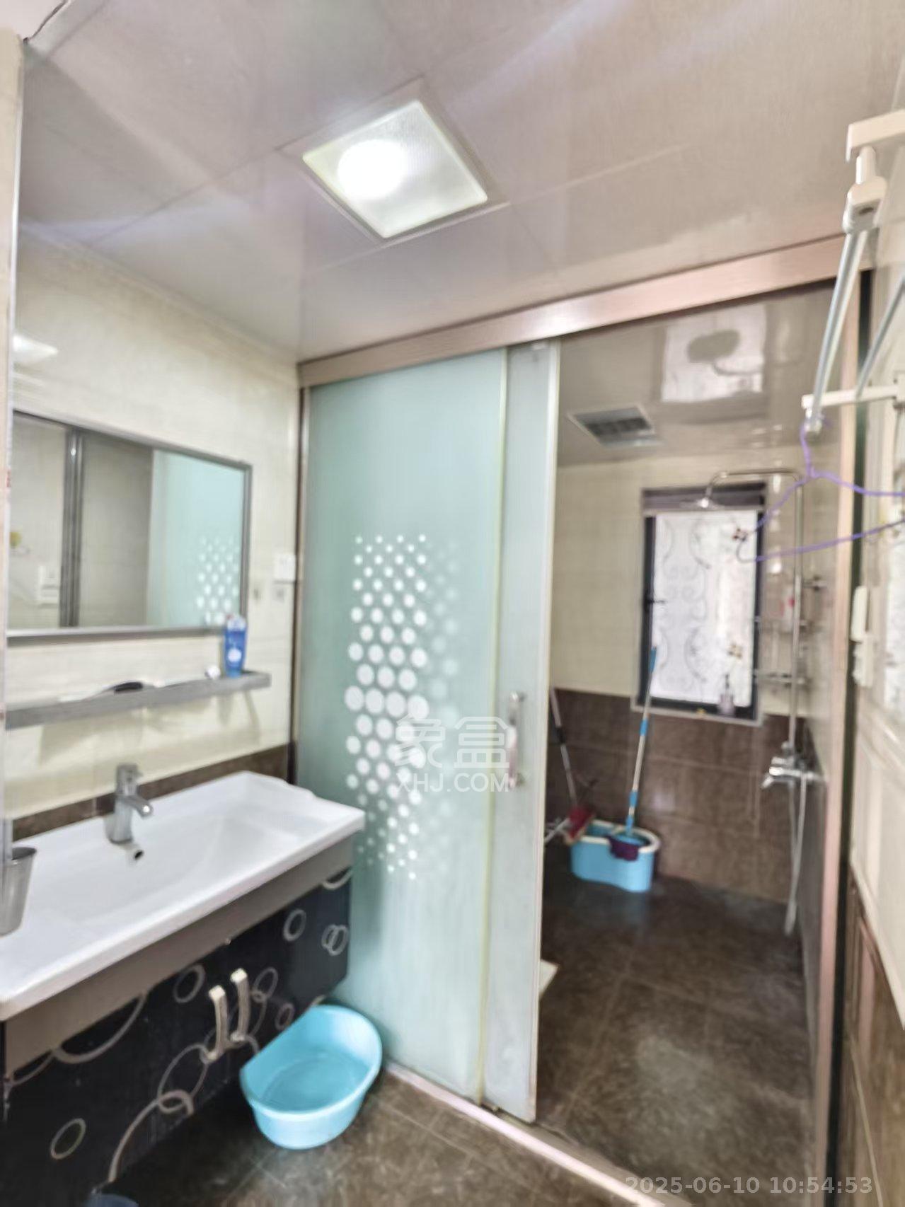 长房时代城 3室1厅1卫 2800.0元/月 长房时代城 3室1厅1卫 2800.0元/月室内图