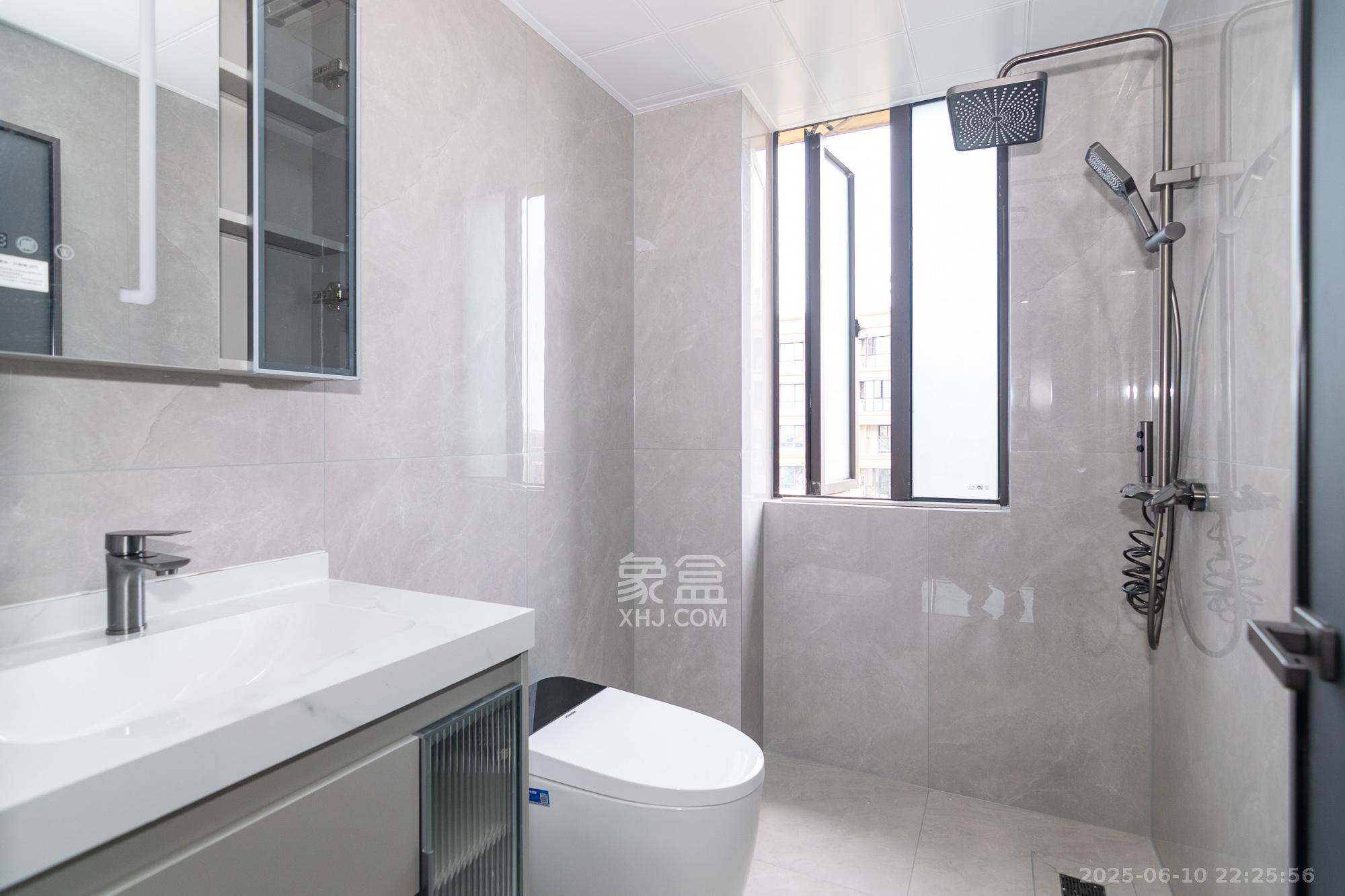 三润城(三润星城) 4室2厅2卫 122.8万 三润城(三润星城) 4室2厅2卫 122.8万卫生间