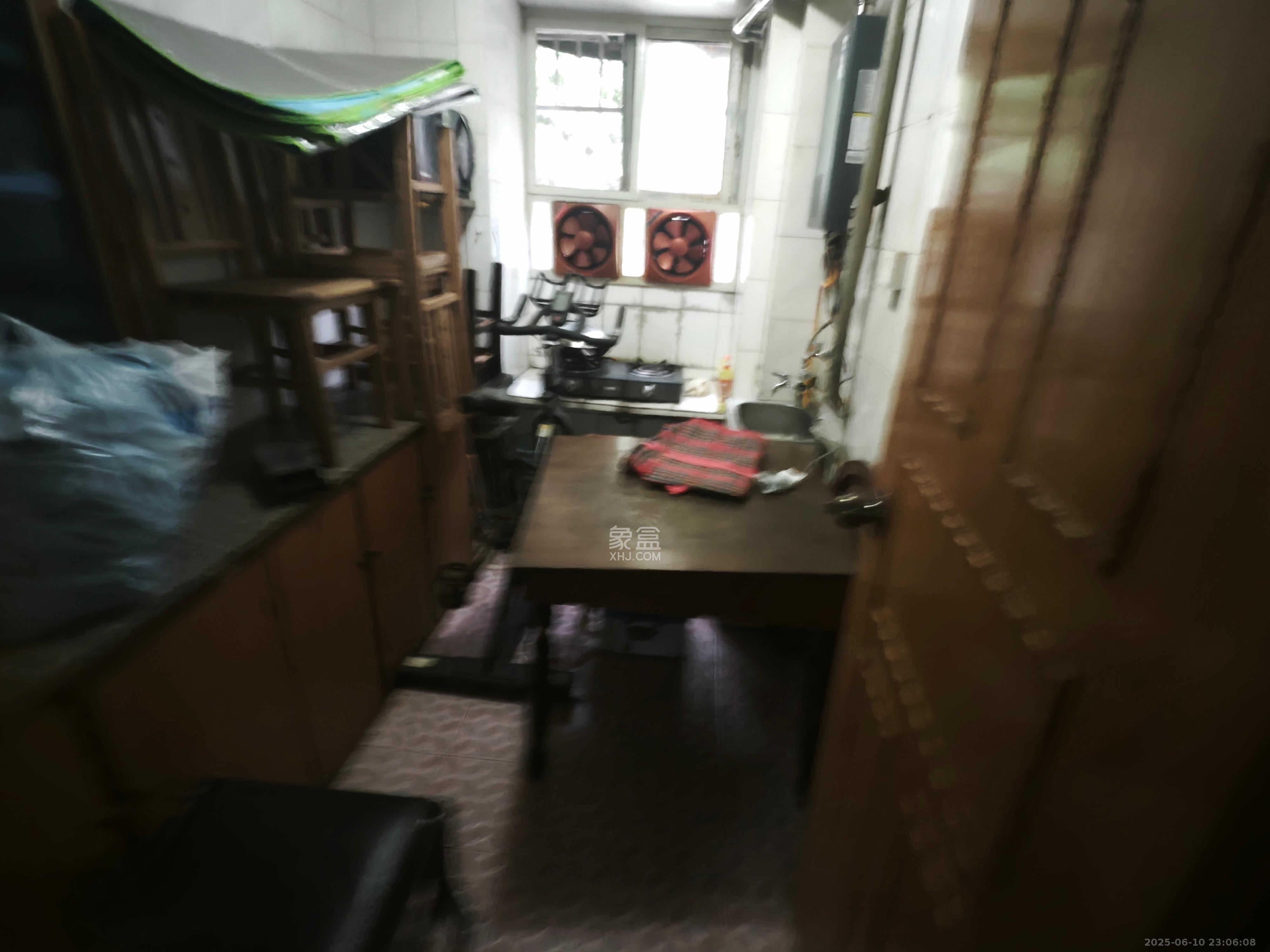 德政园  2室1厅1卫   1600.00元/月室内图