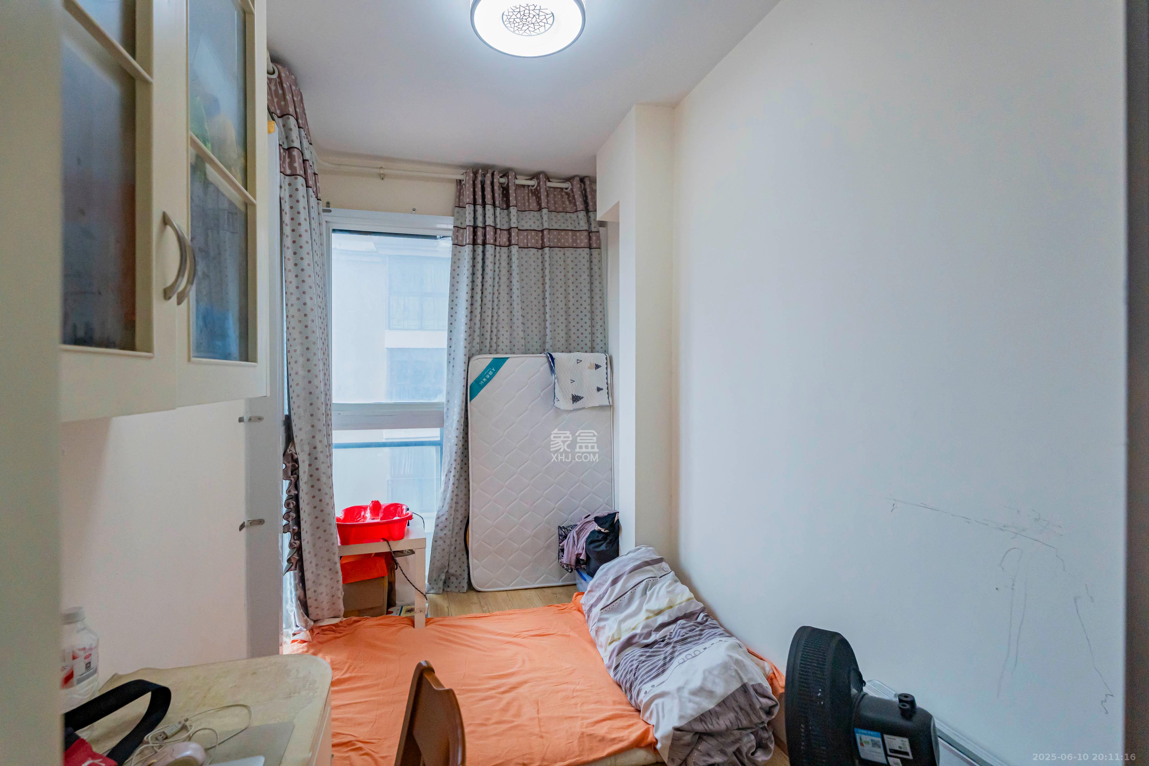 海洋半岛(月珑湾)  3室2厅1卫    80.0万 海洋半岛(月珑湾)  3室2厅1卫    80.0万卧室