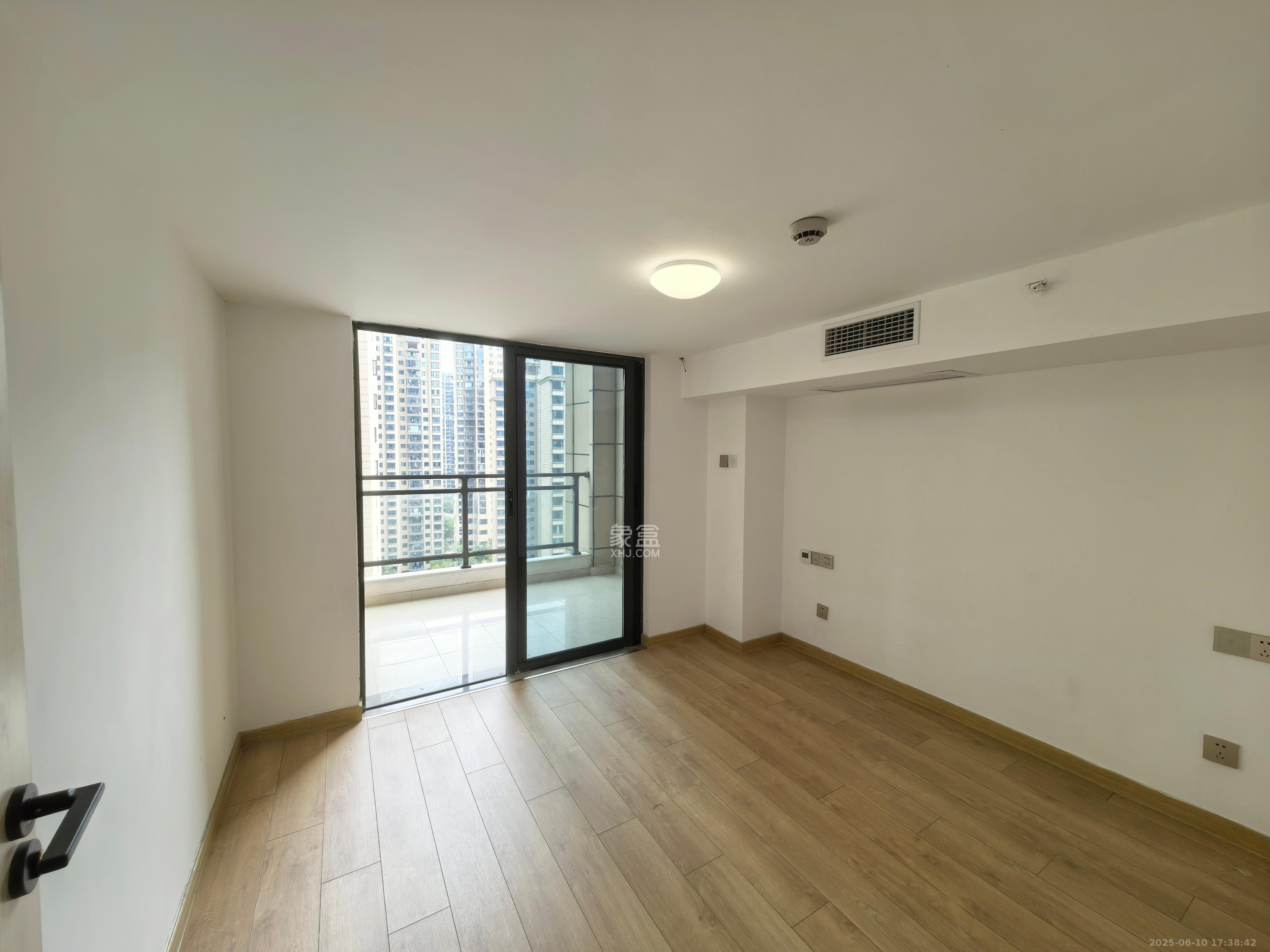 梦想新天地 2室2厅1卫 2500.0元/月 梦想新天地 2室2厅1卫 2500.0元/月室内图