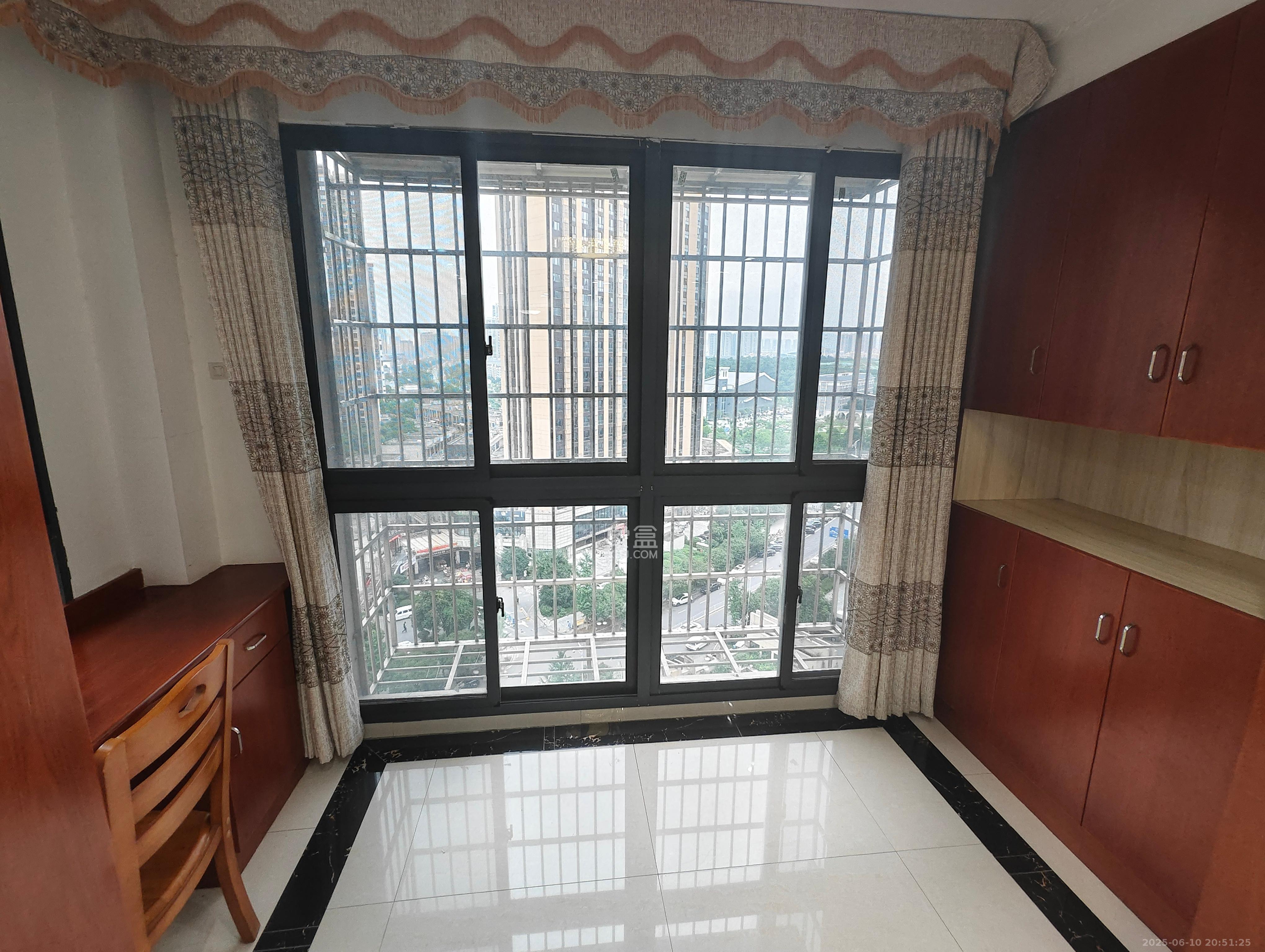 嘉顺苑 1室2厅2卫 2500.0元/月 嘉顺苑 1室2厅2卫 2500.0元/月室内图