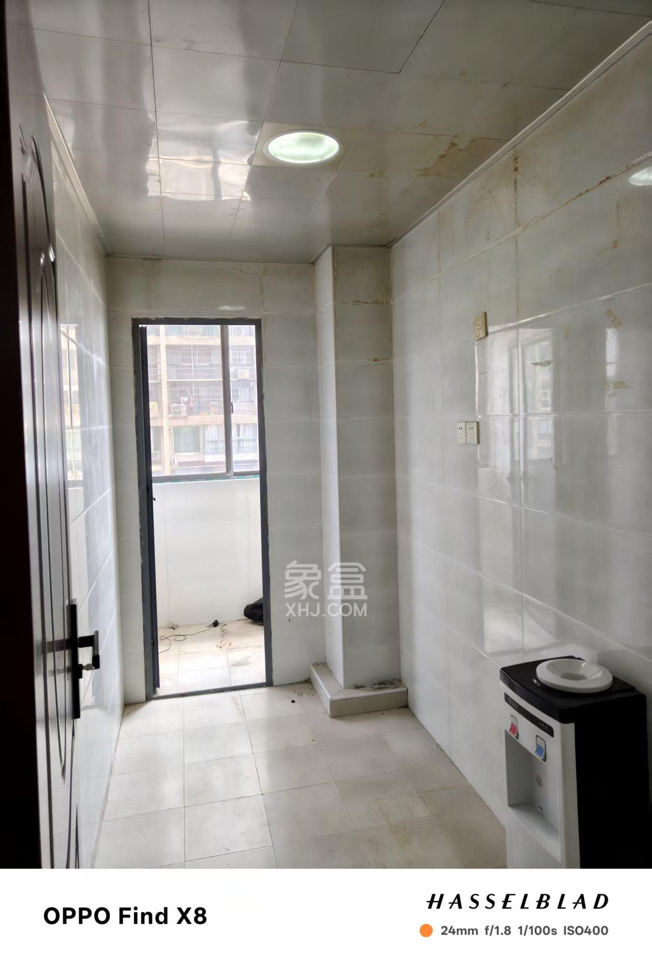 人瑞潇湘国际 2室1厅1卫 1600.0元/月 人瑞潇湘国际 2室1厅1卫 1600.0元/月室内图