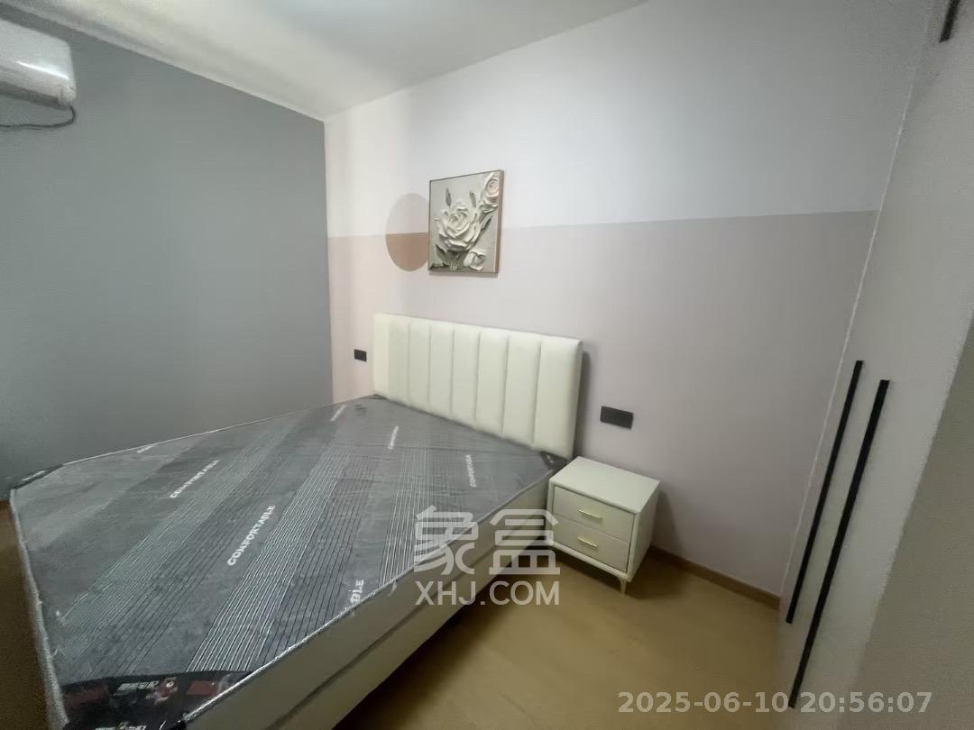 长房云时代  3室2厅1卫   2900.00元/月室内图