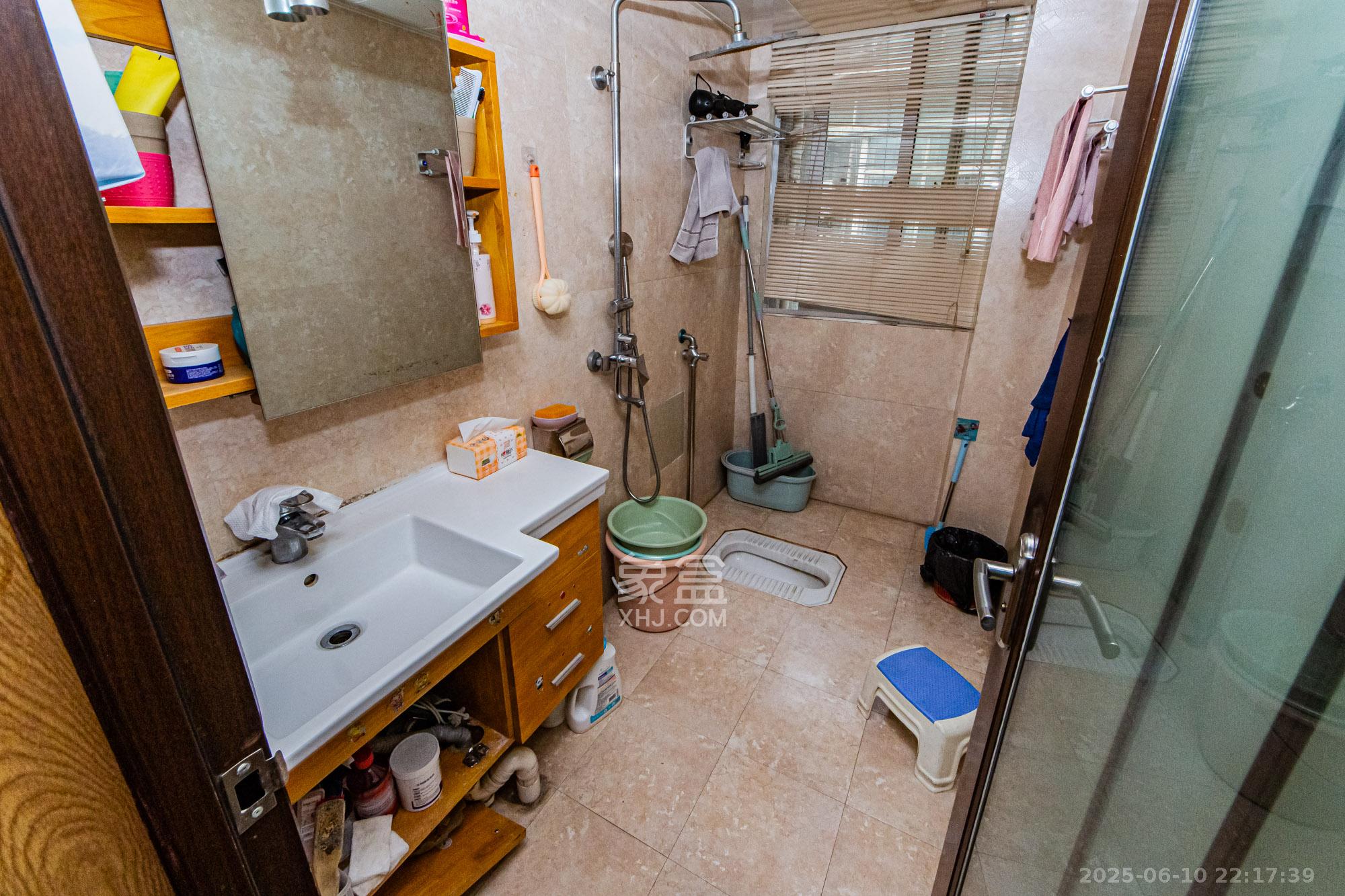 顺天黄金海岸 4室2厅2卫 120.0万 顺天黄金海岸 4室2厅2卫 120.0万卫生间