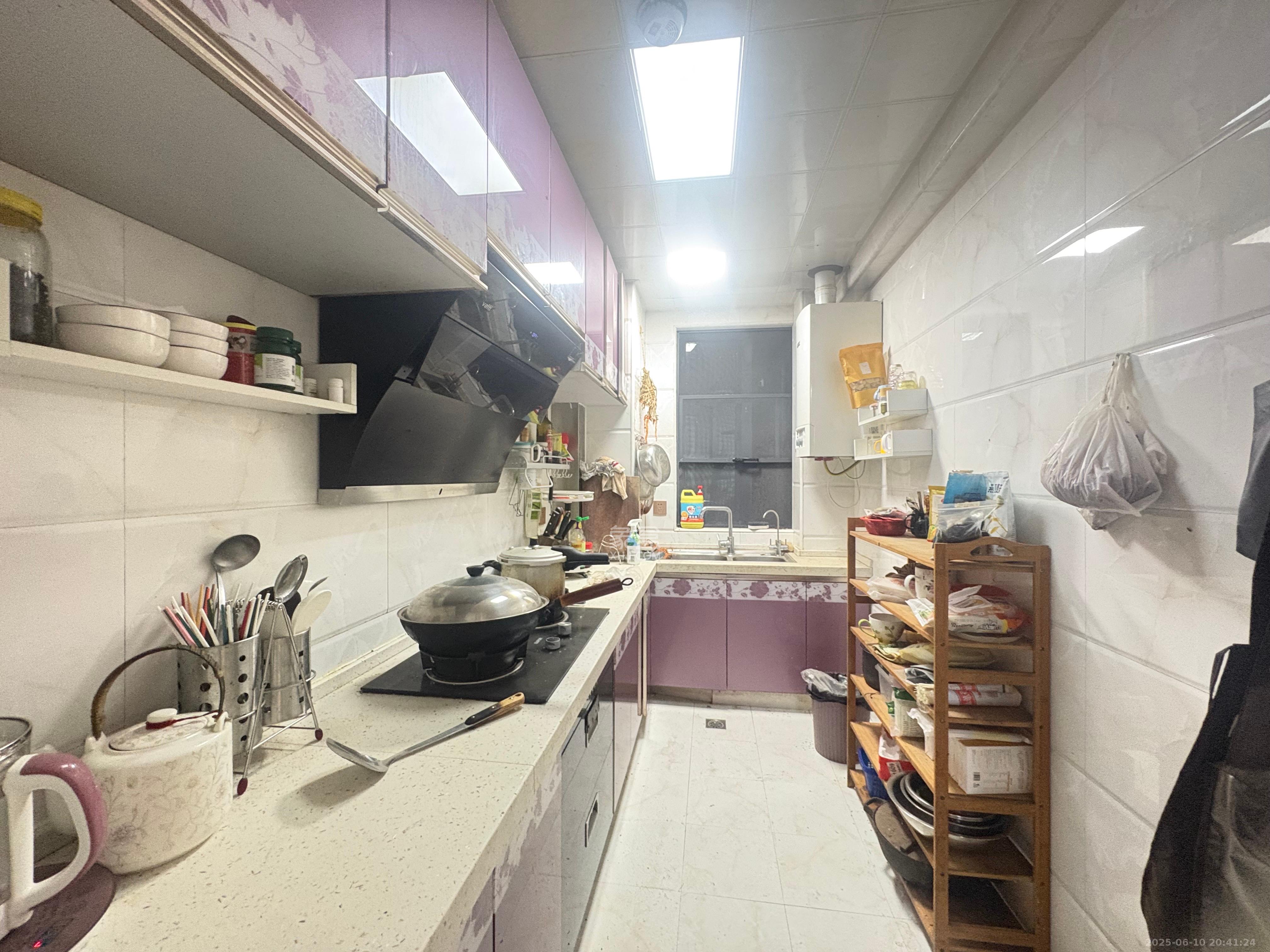 深业睿城  4室2厅2卫   2300.00元/月室内图
