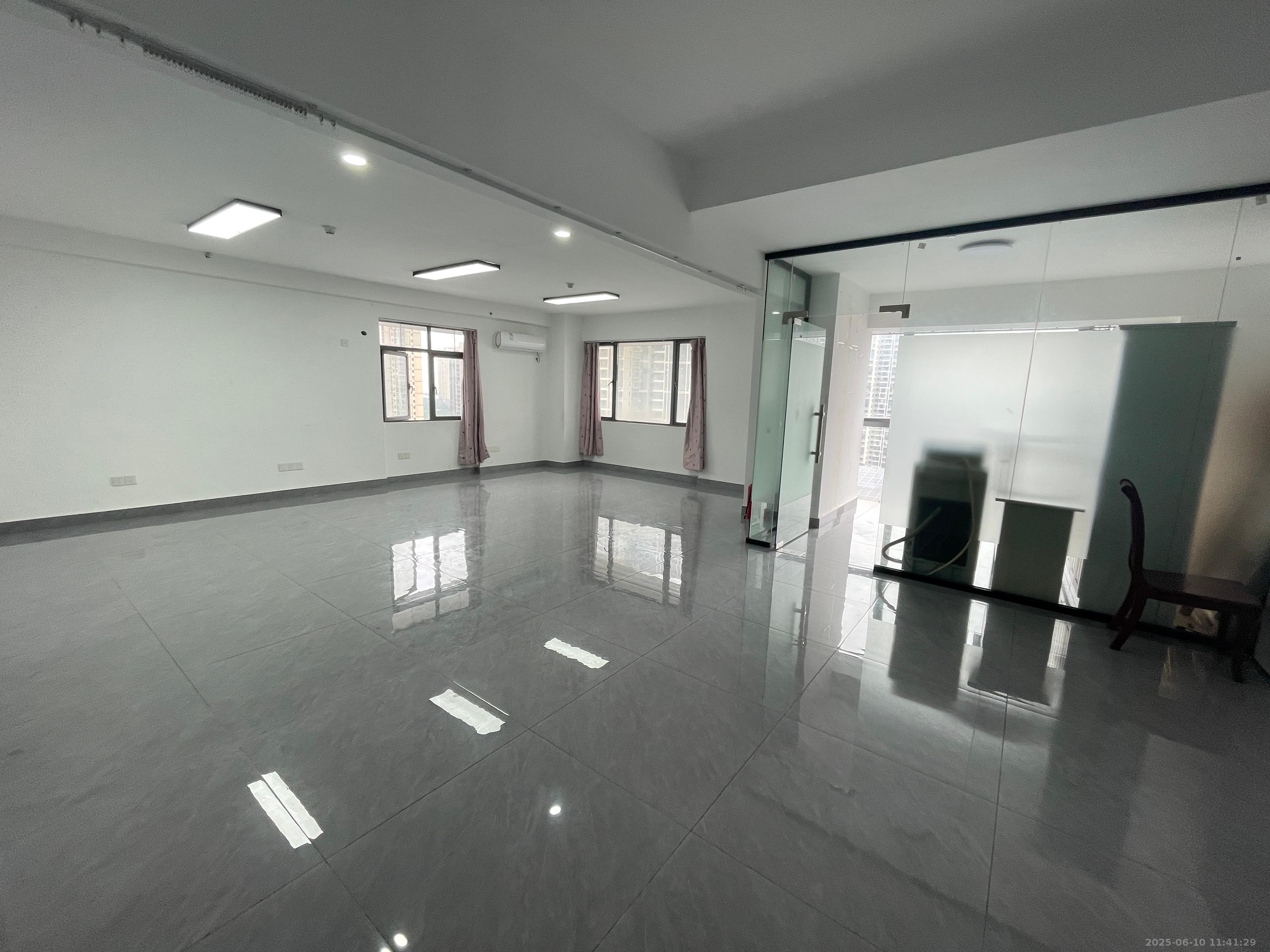 国际公馆(美的时代广场) 1室1厅1卫 1200.0元/月 国际公馆(美的时代广场) 1室1厅1卫 1200.0元/月室内图