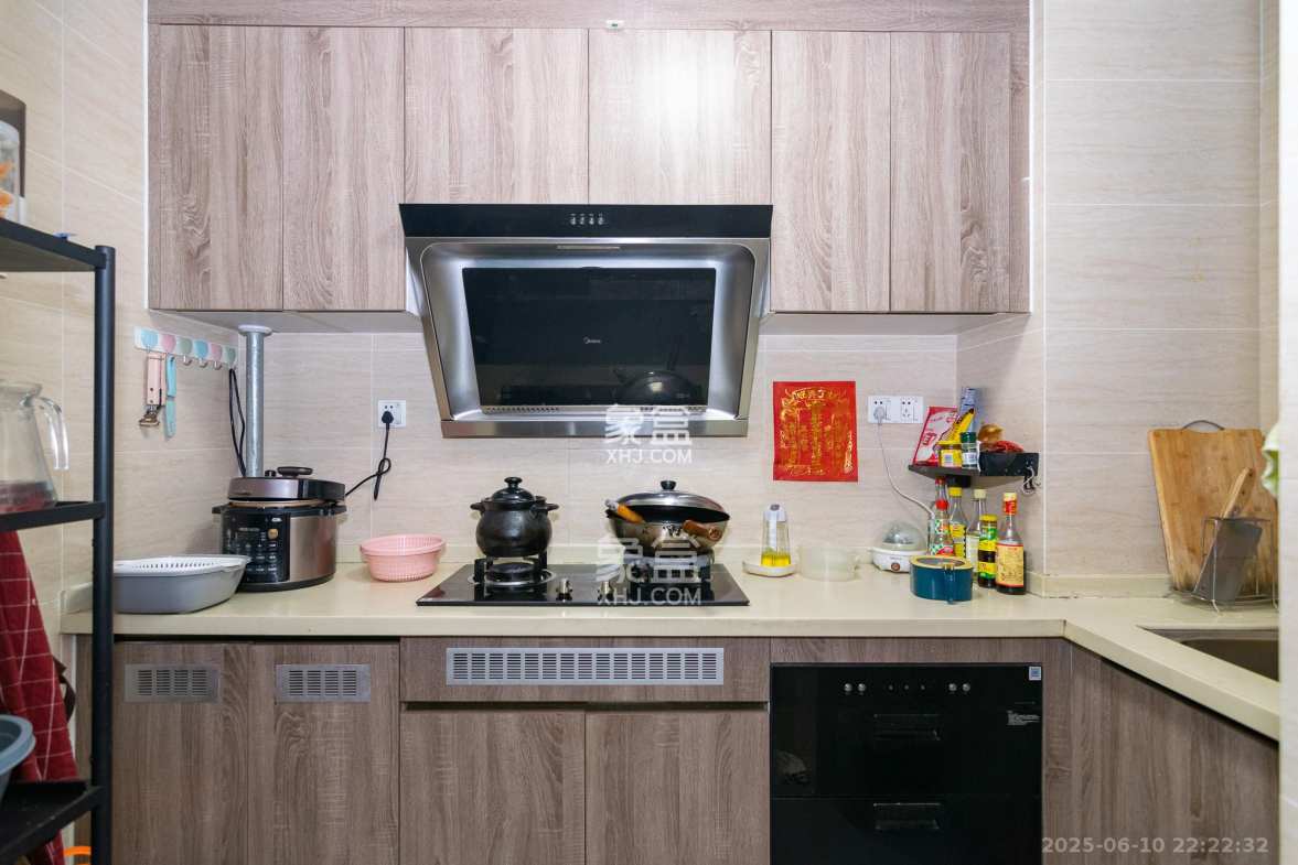 美的翰城  3室2厅1卫    66.0万 美的翰城  3室2厅1卫    66.0万厨房