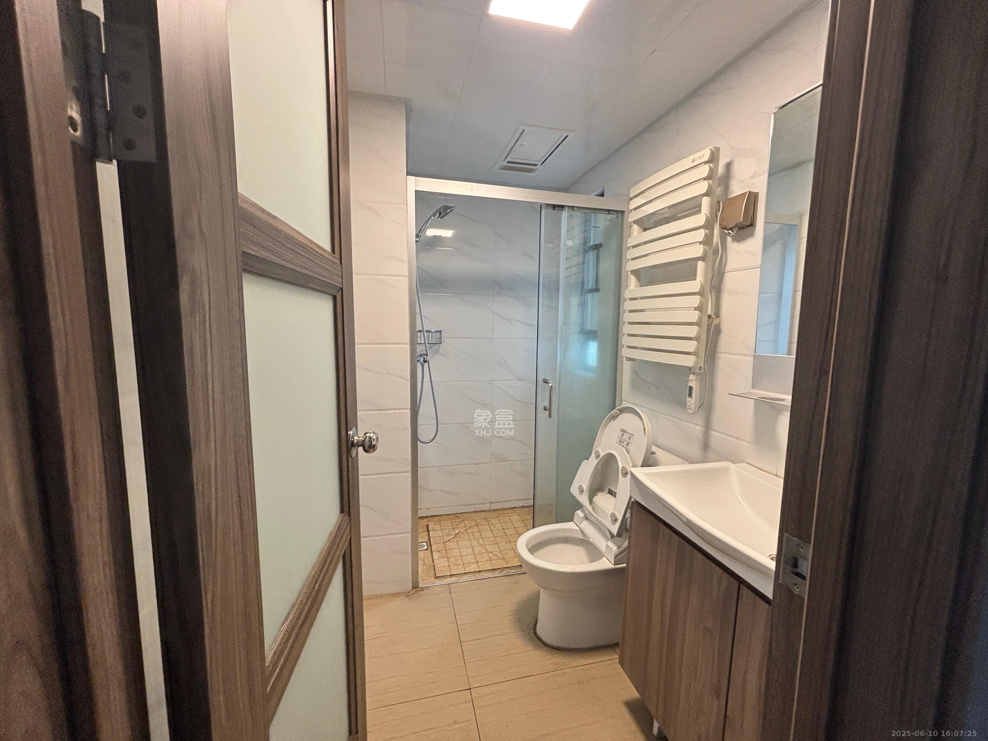 碧桂园星城首府 3室2厅2卫 2580.0元/月 碧桂园星城首府 3室2厅2卫 2580.0元/月室内图