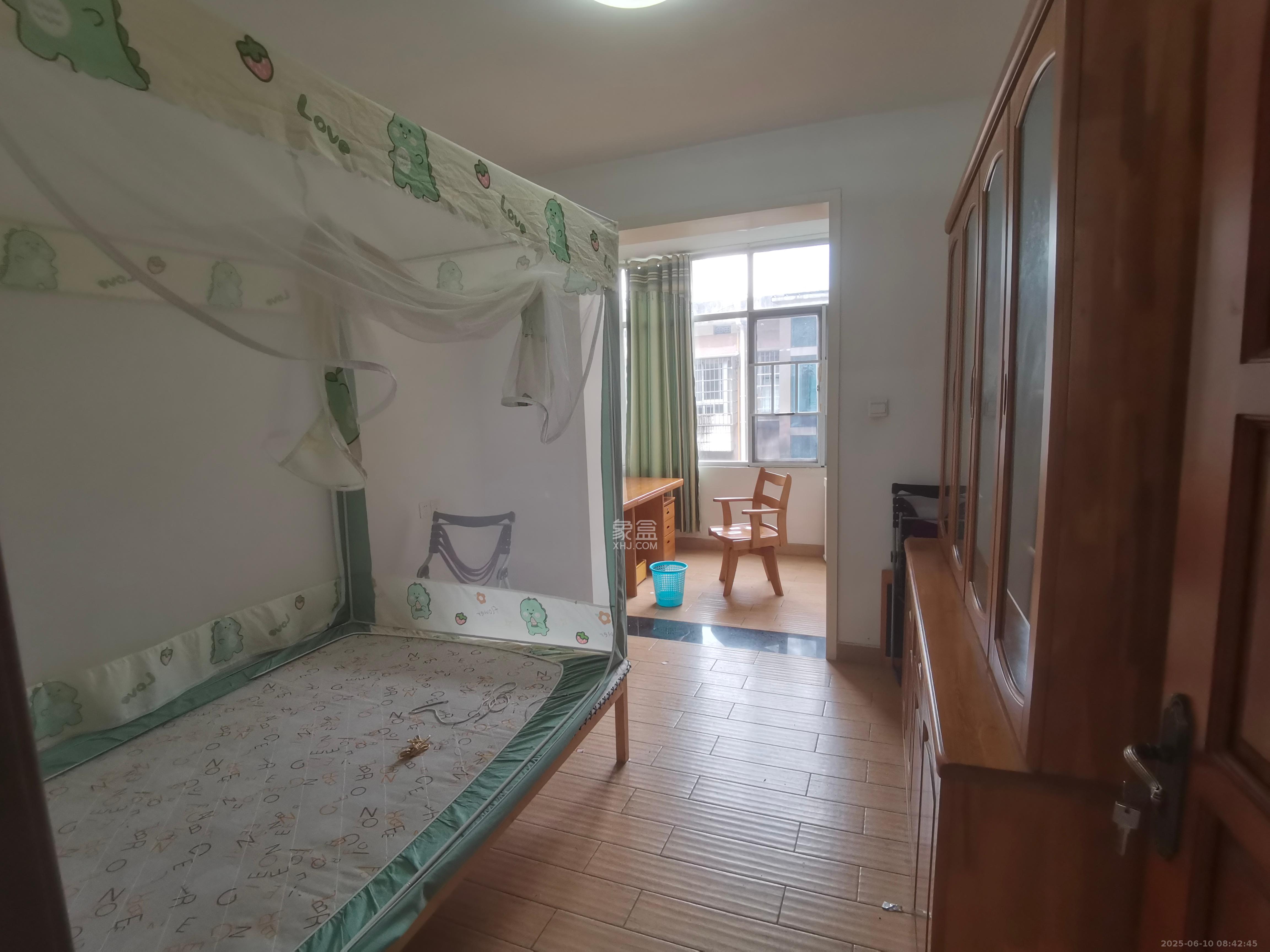 湘农桥社区 3室1厅1卫 2400.0元/月 湘农桥社区 3室1厅1卫 2400.0元/月室内图